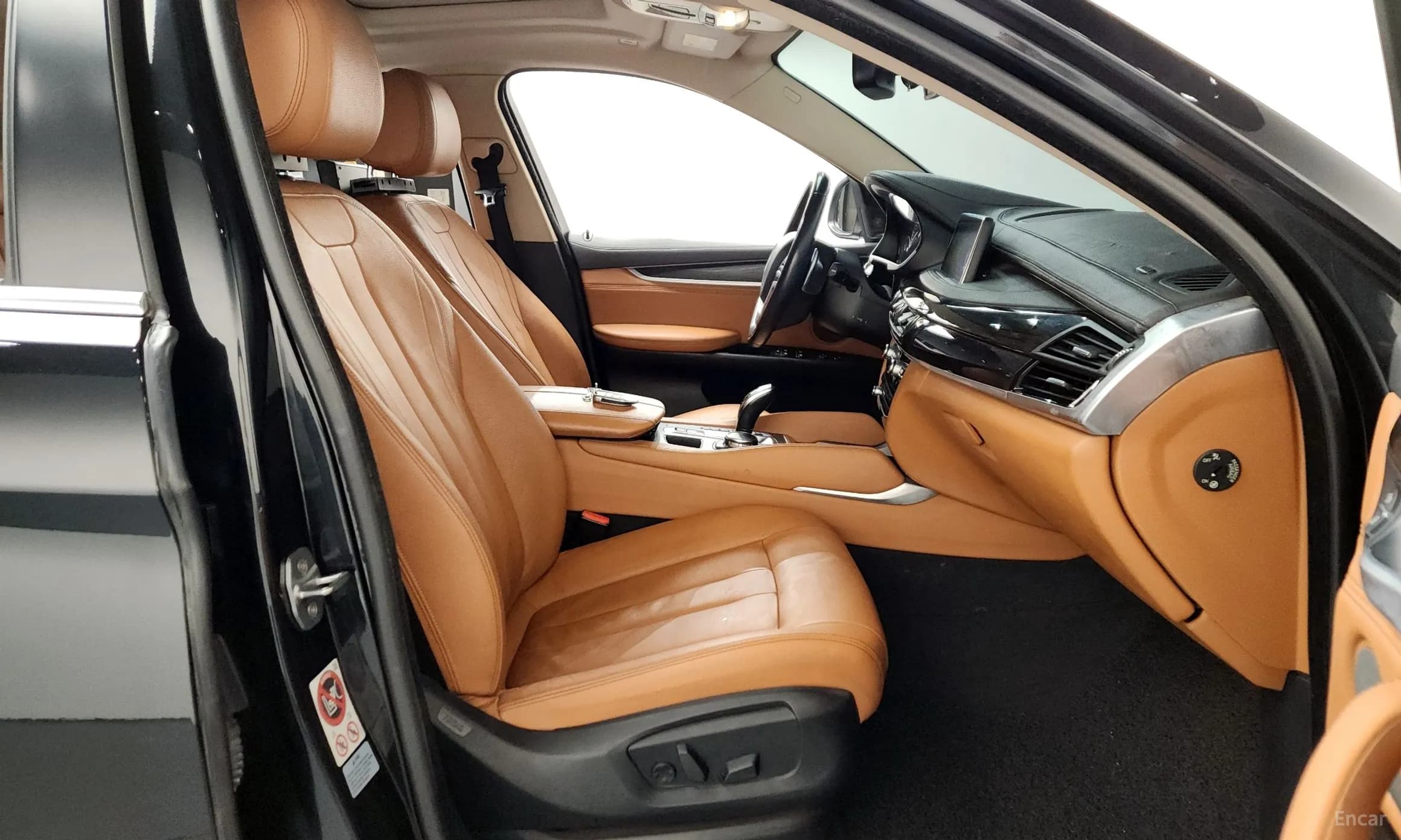 X6 (F16)