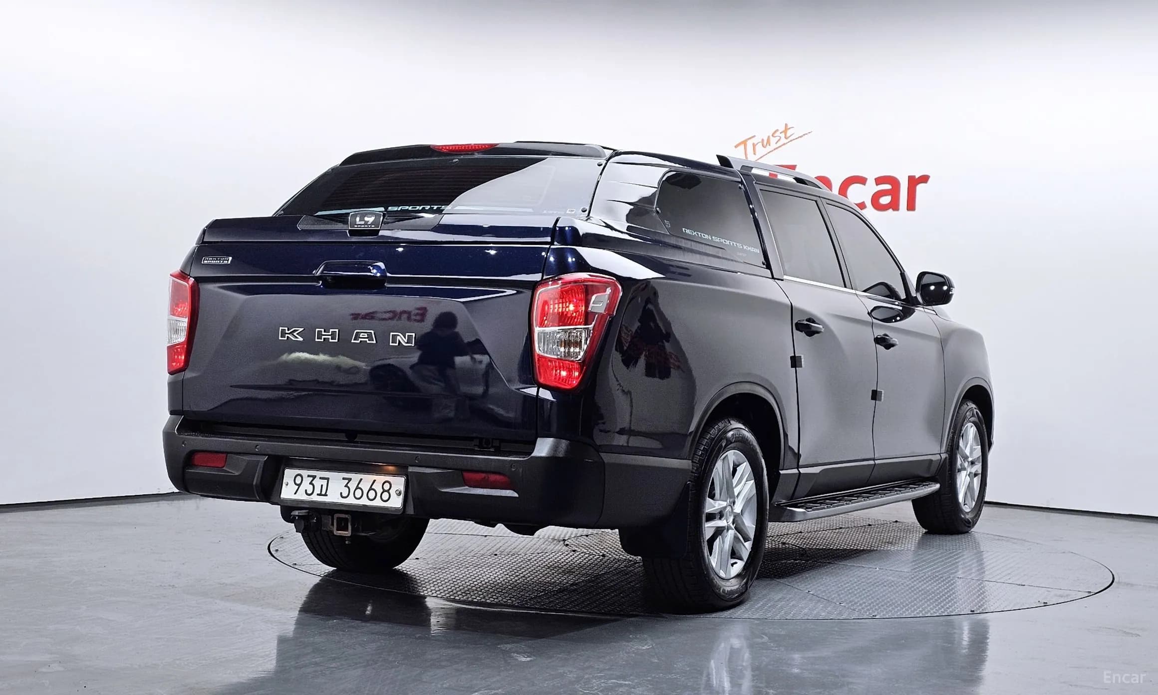 Rexton Sports Khan