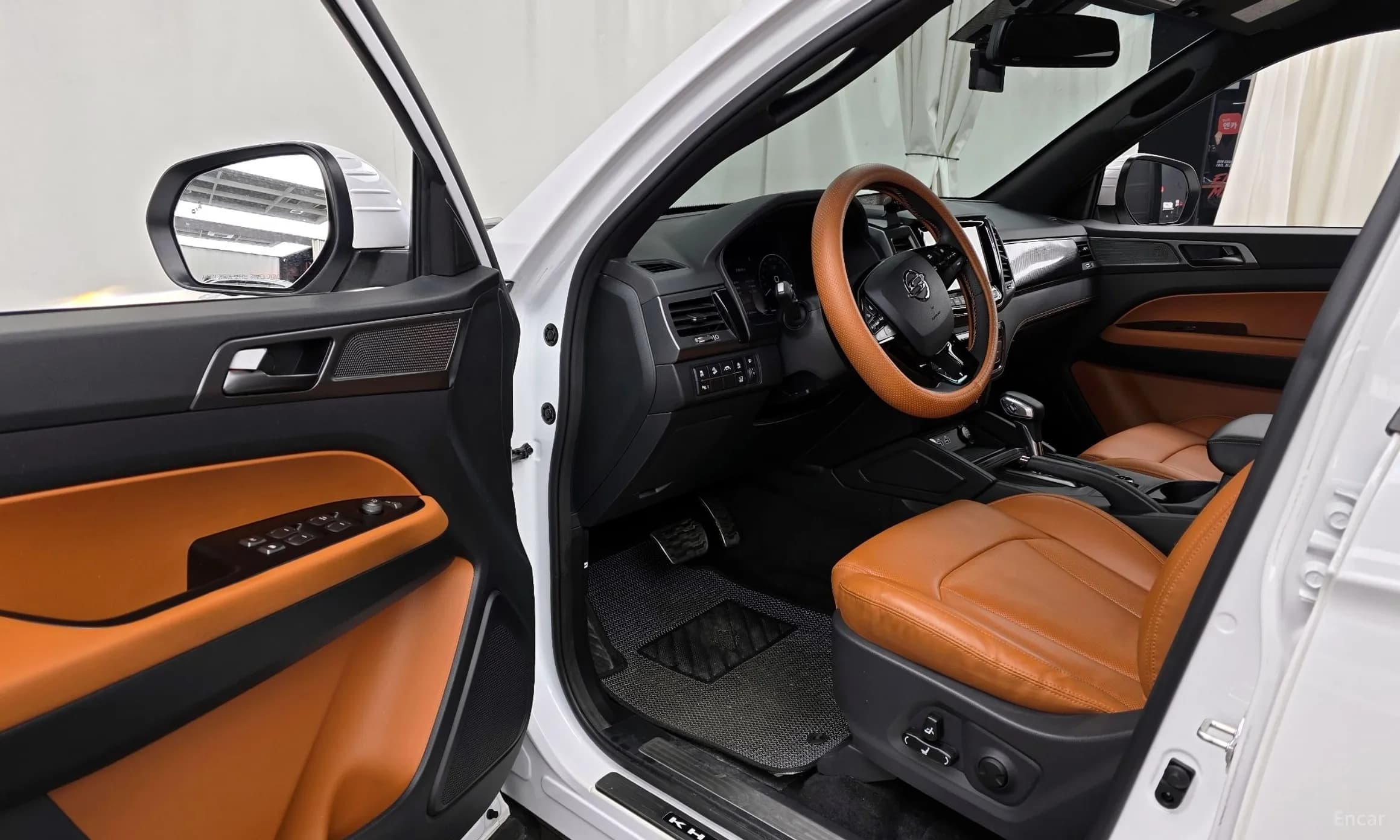 Rexton Sports Khan