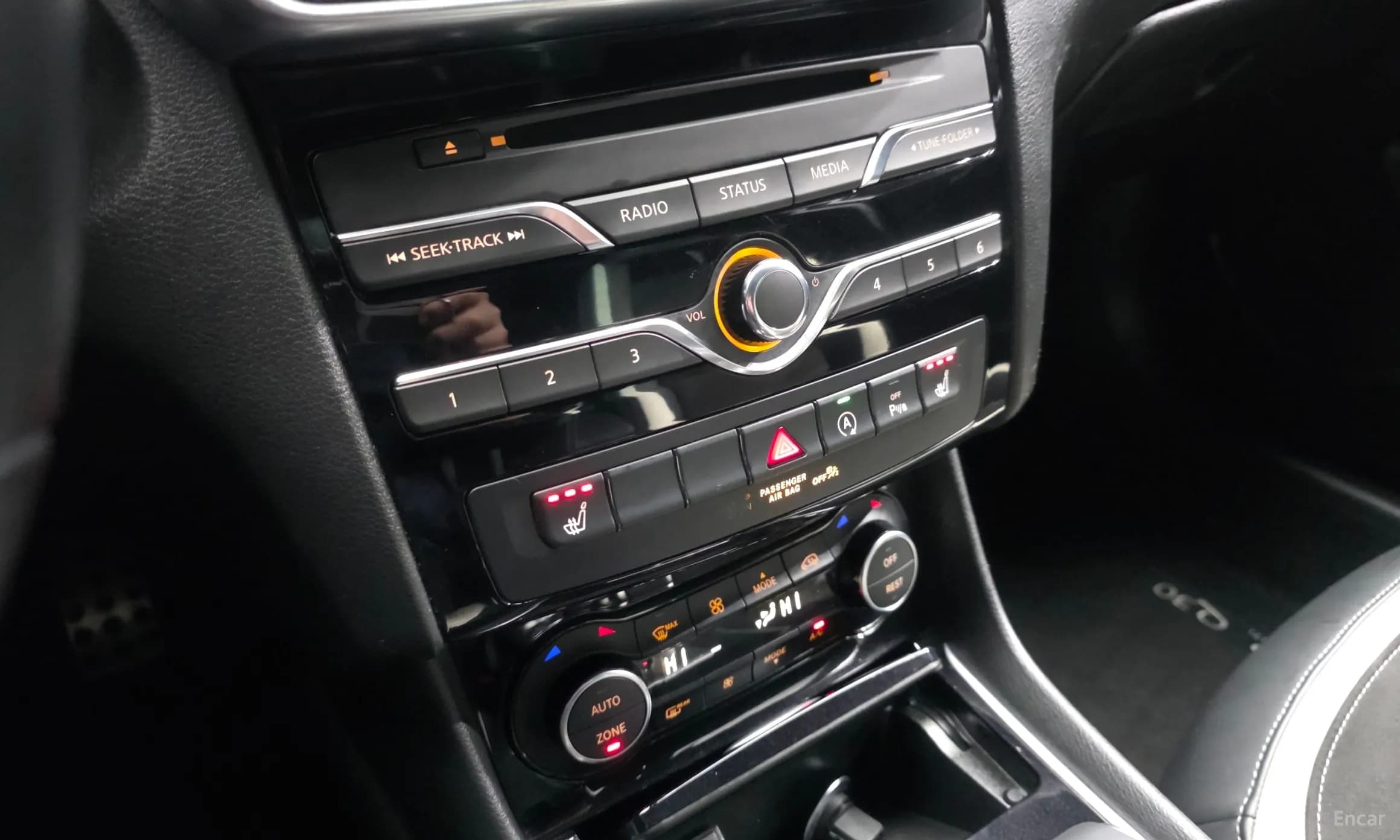 Q30