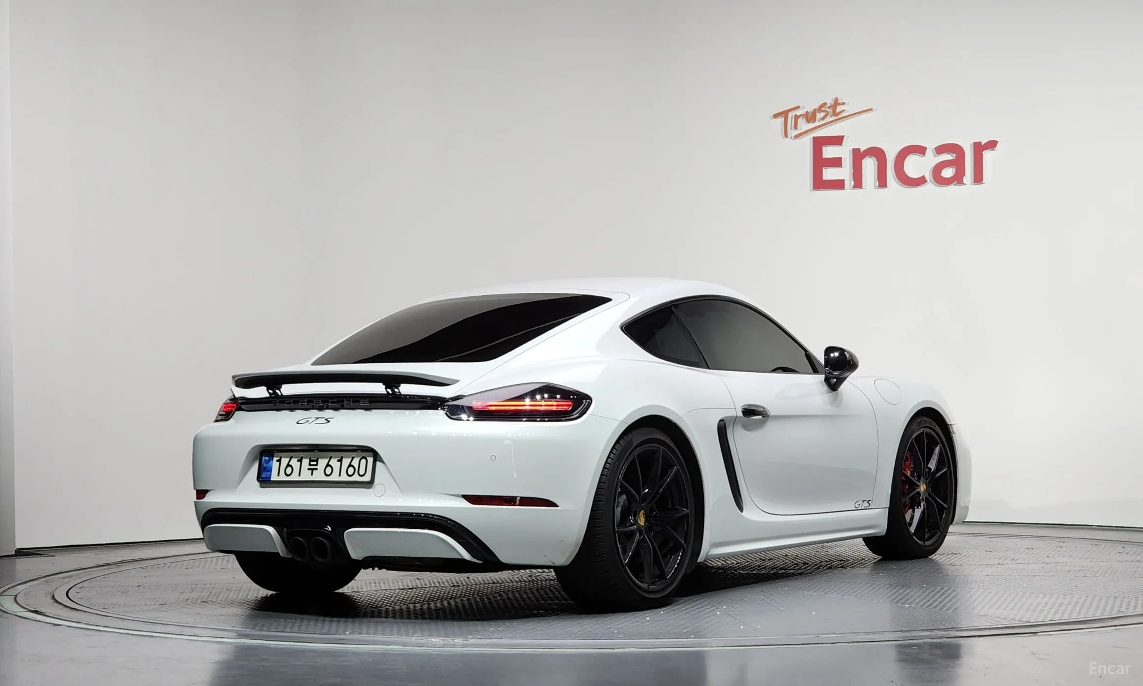 718 Cayman