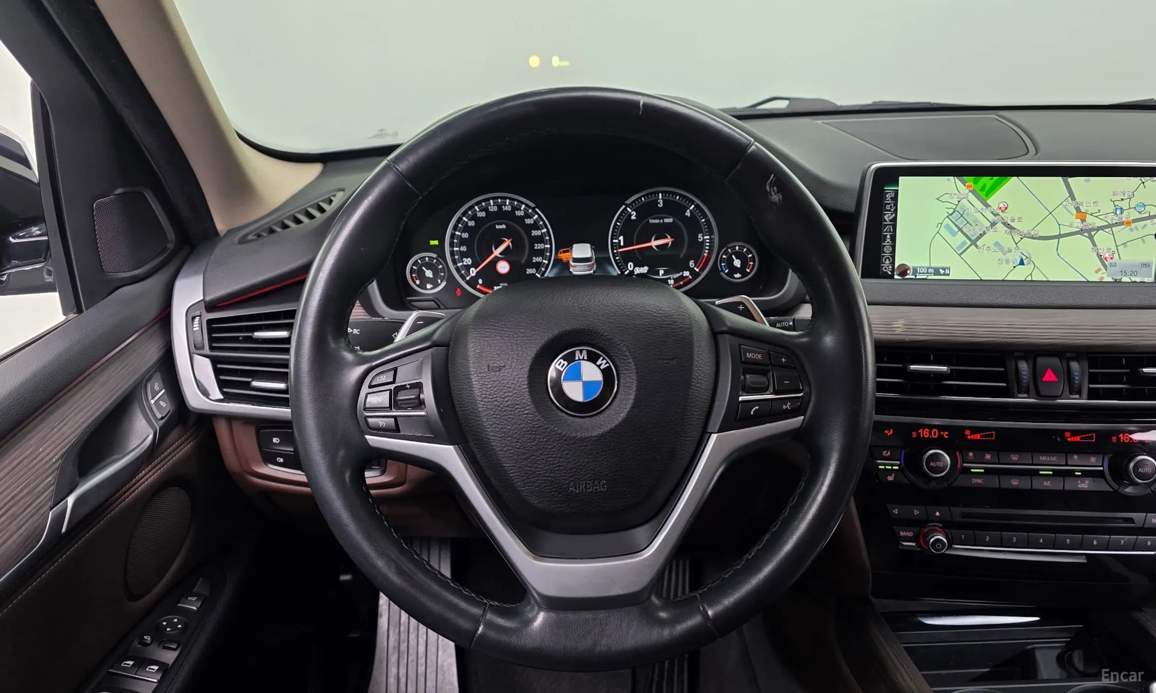 X5 (F15)