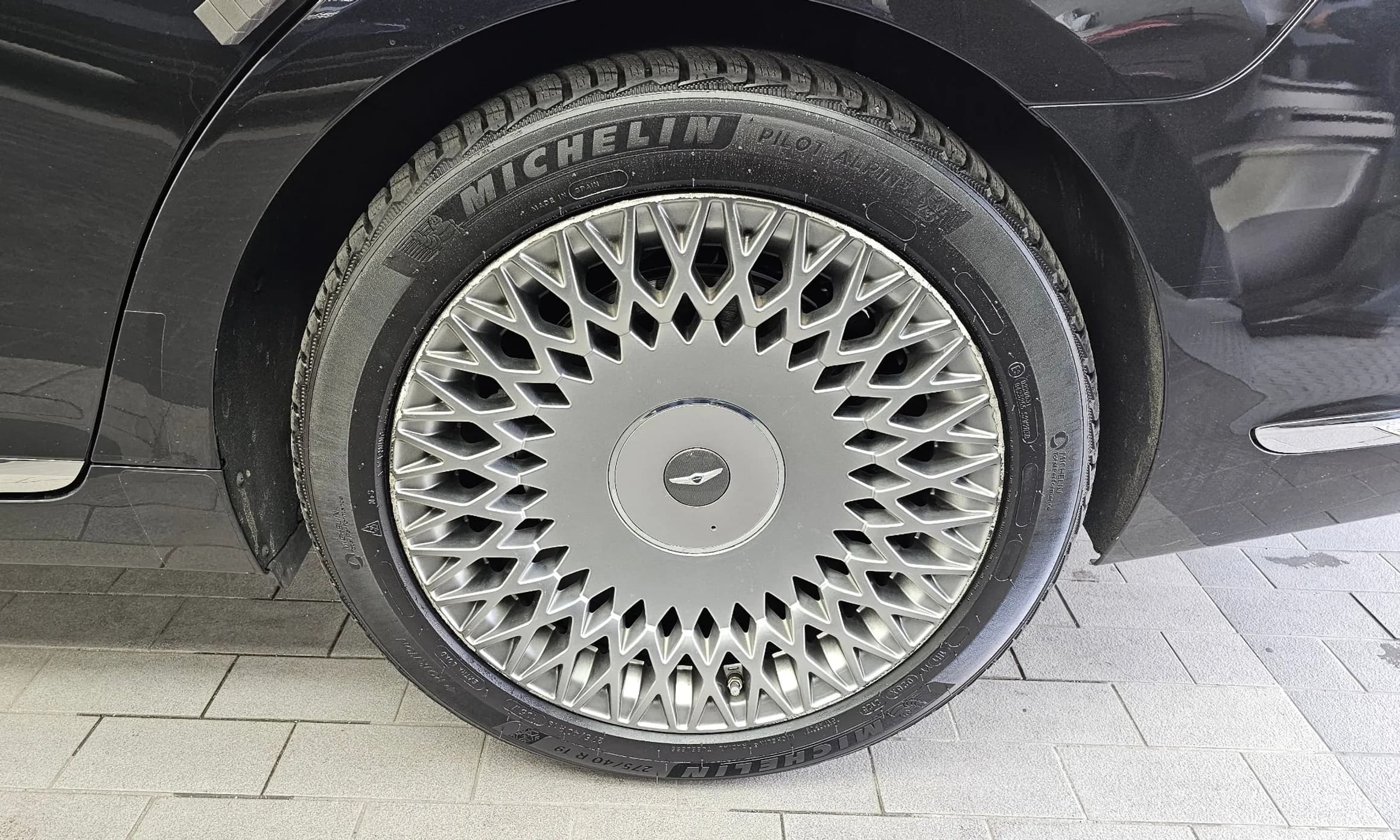 G90