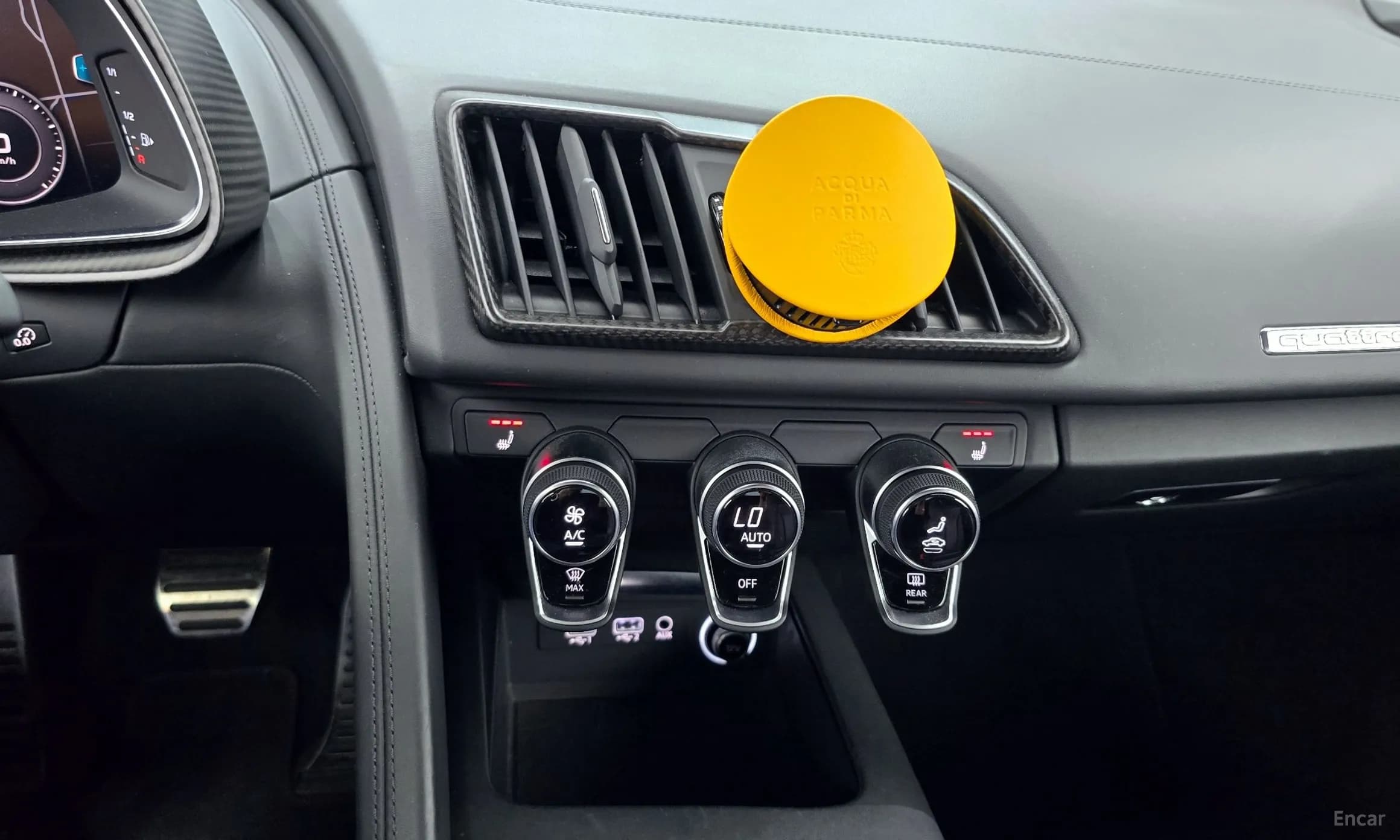 R8 (4S)