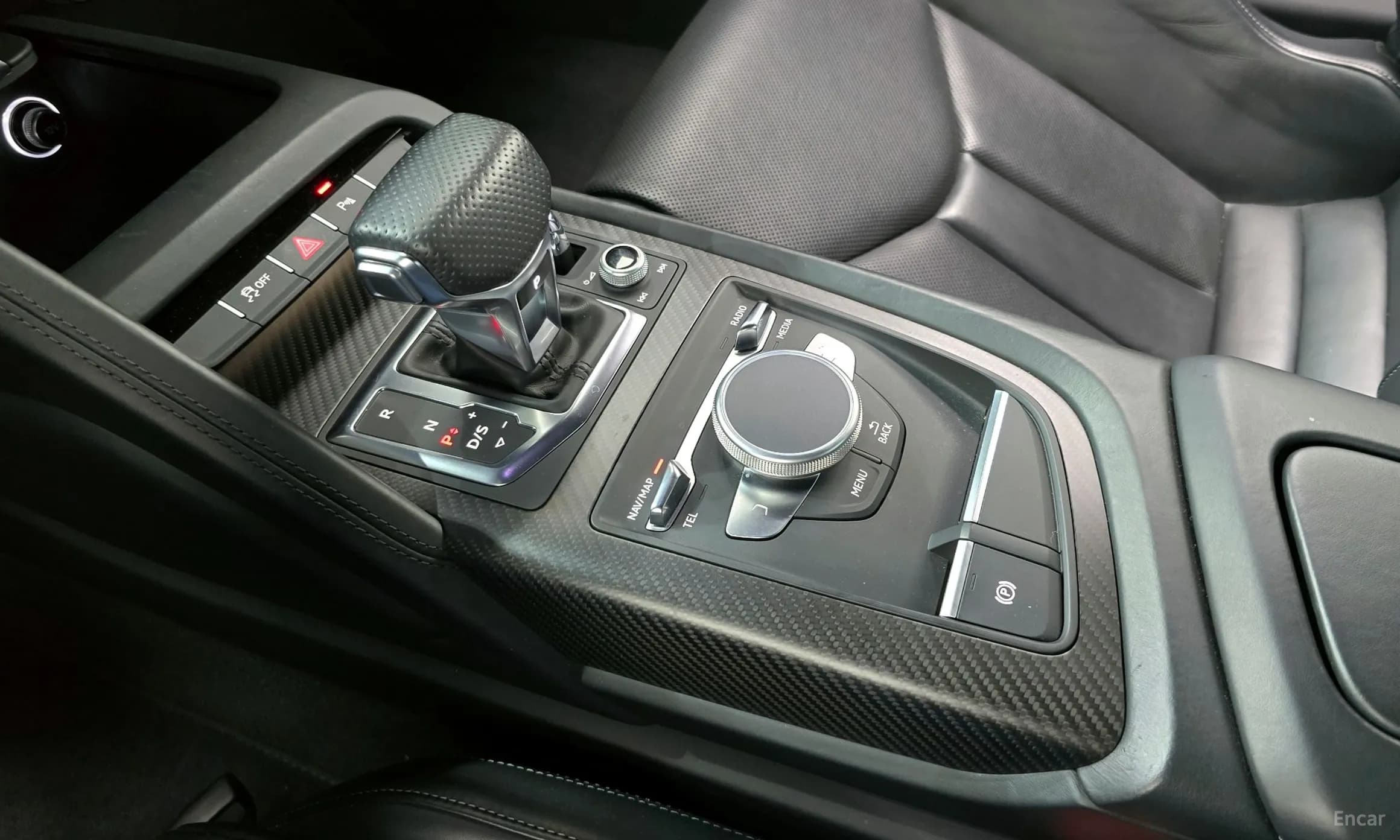 R8 (4S)