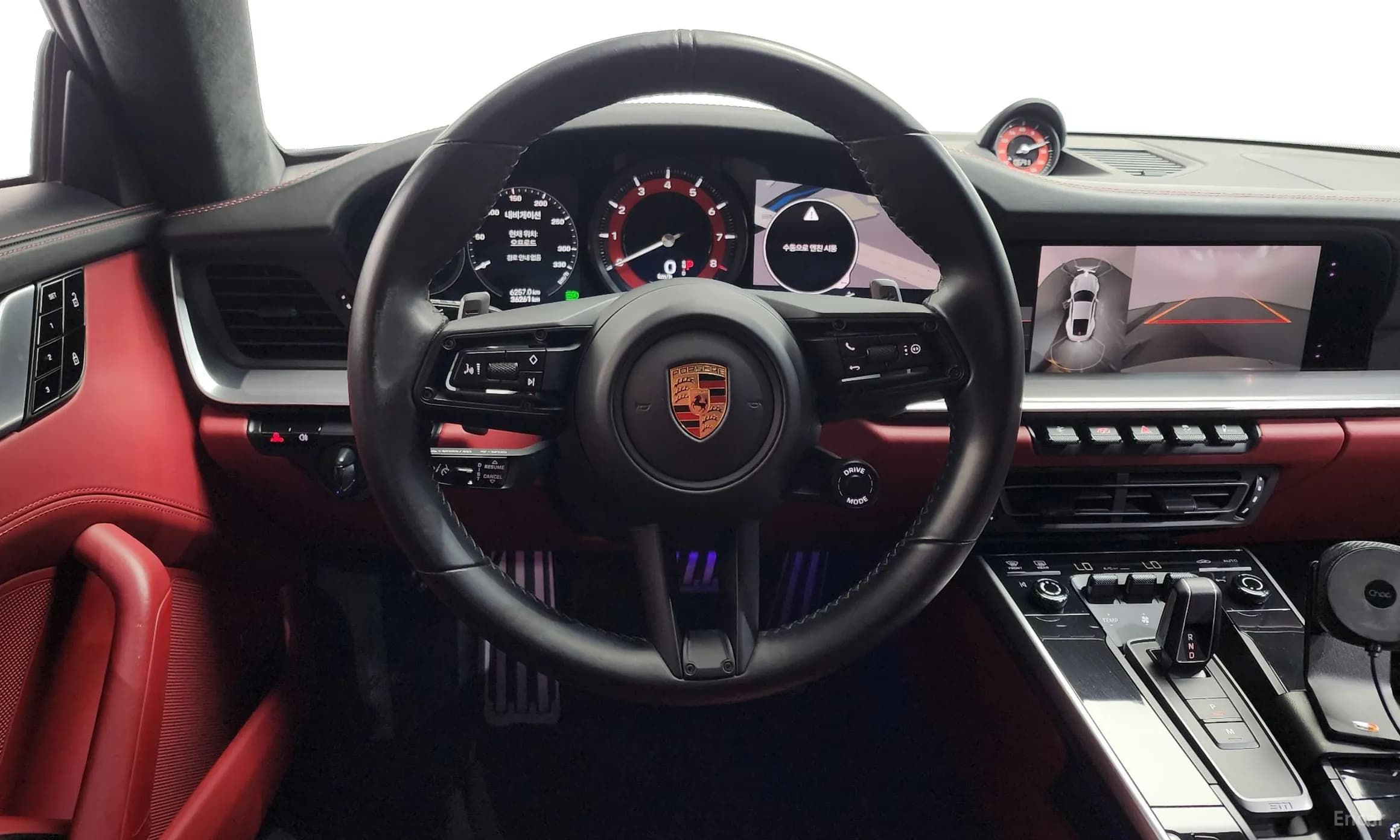 911 (992)