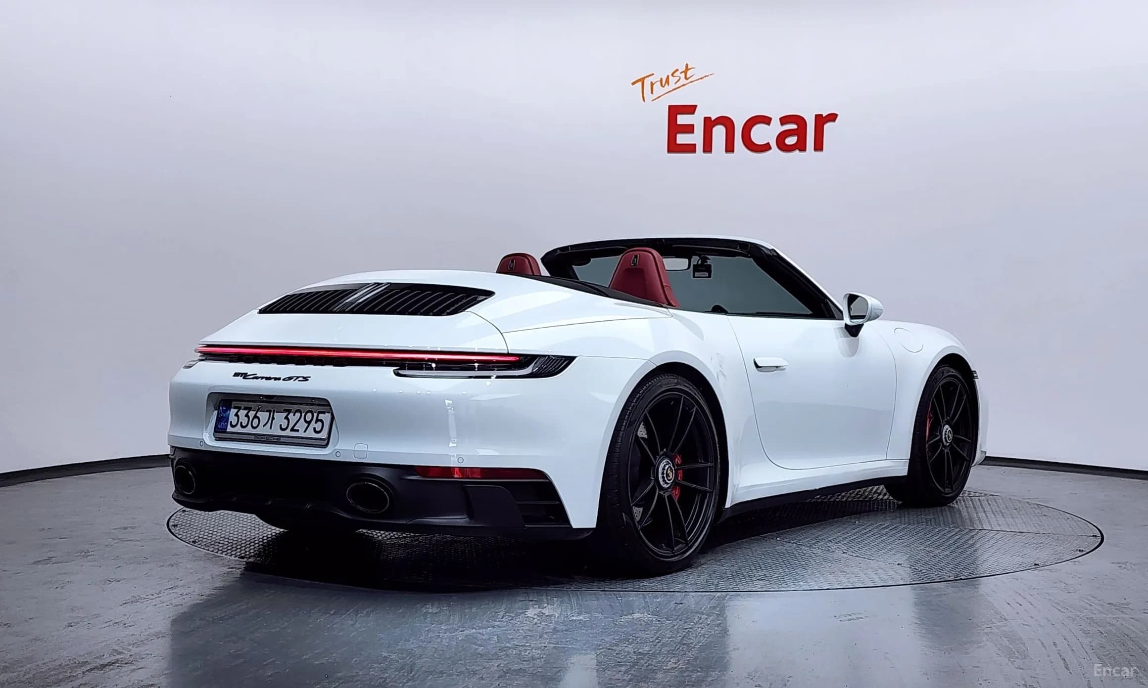 911 (992)