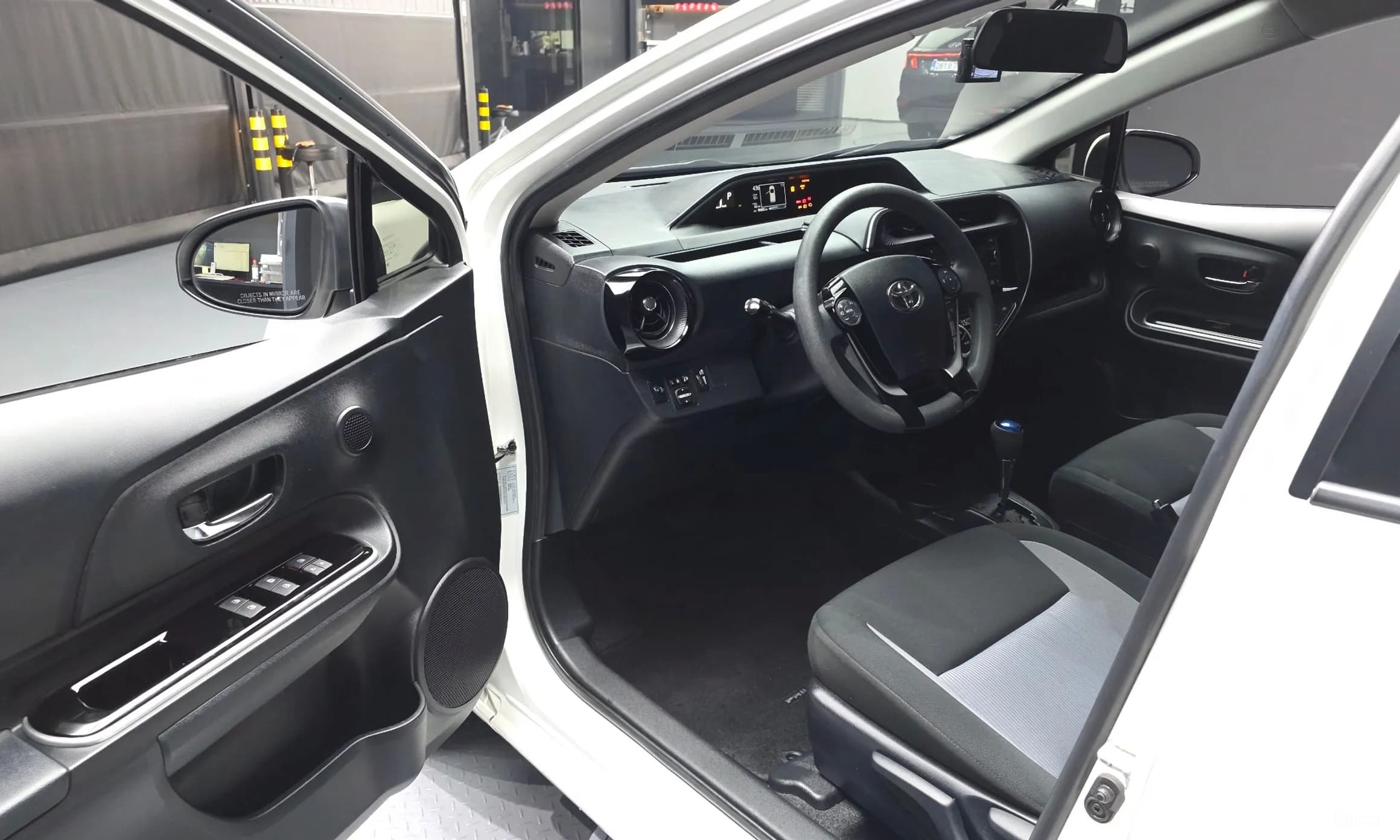 Prius C