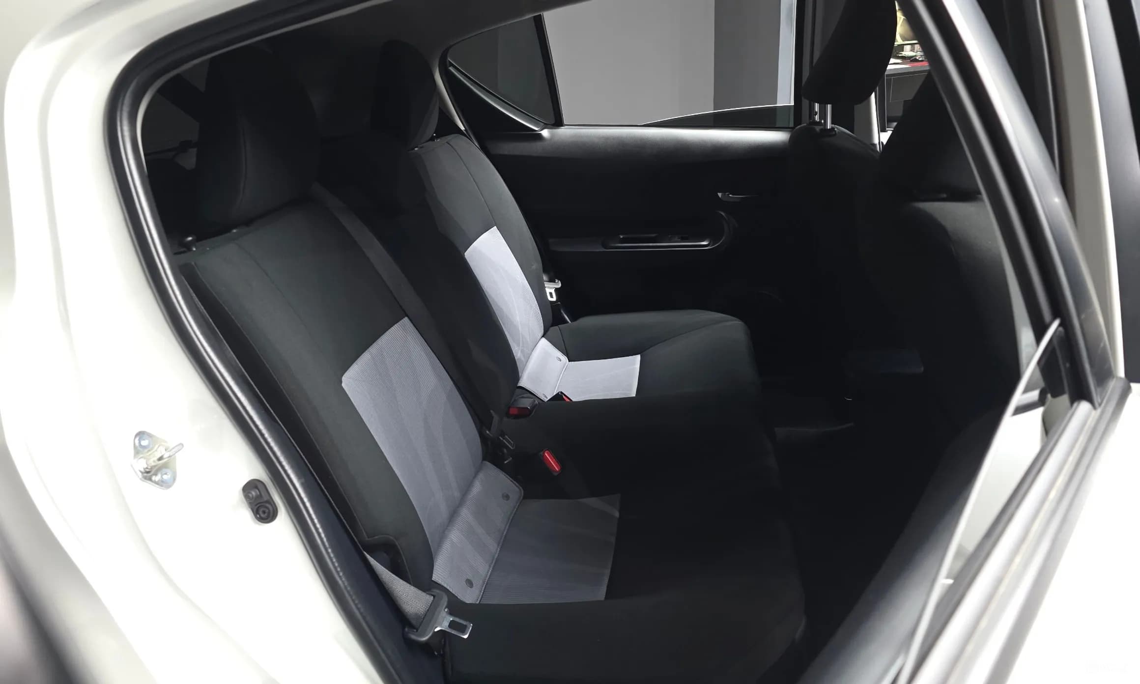 Prius C