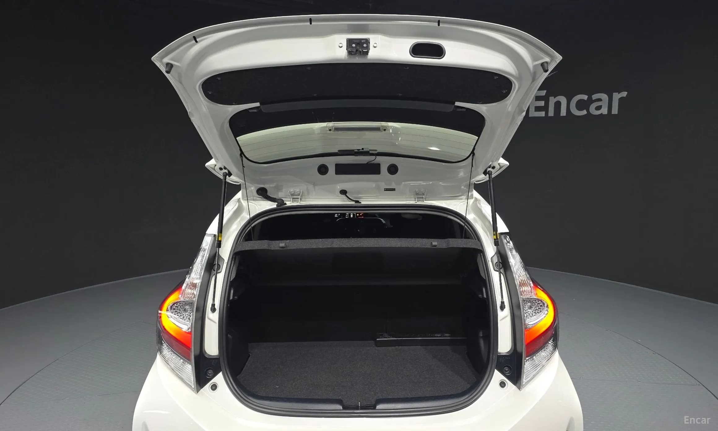 Prius C