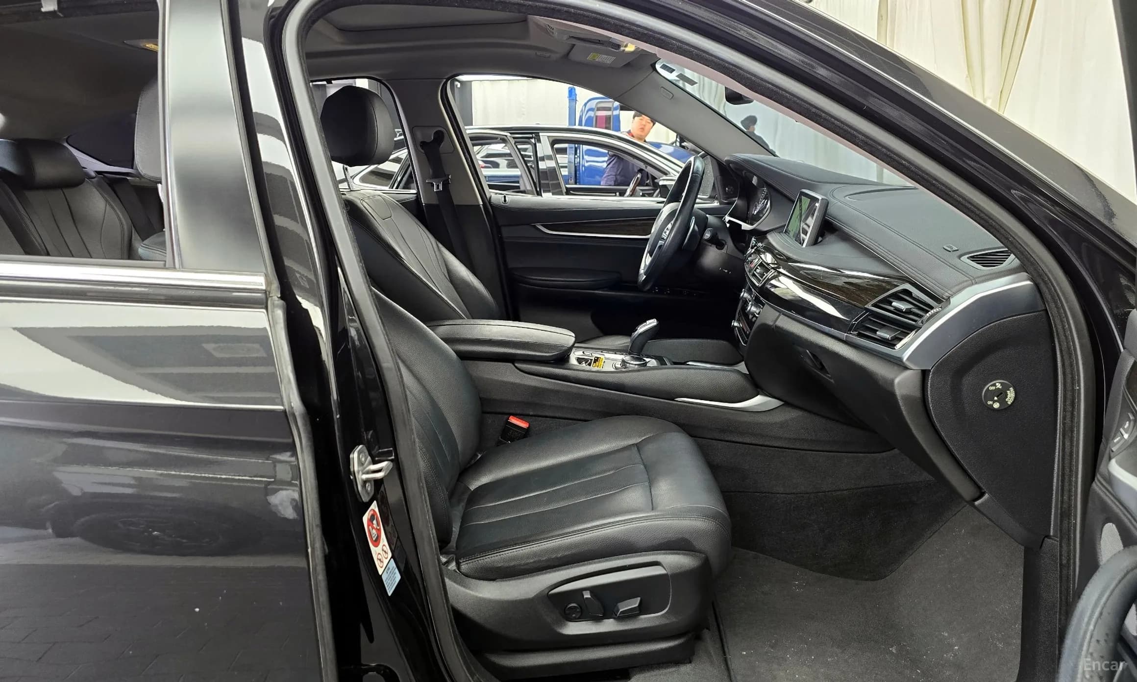 X6 (F16)