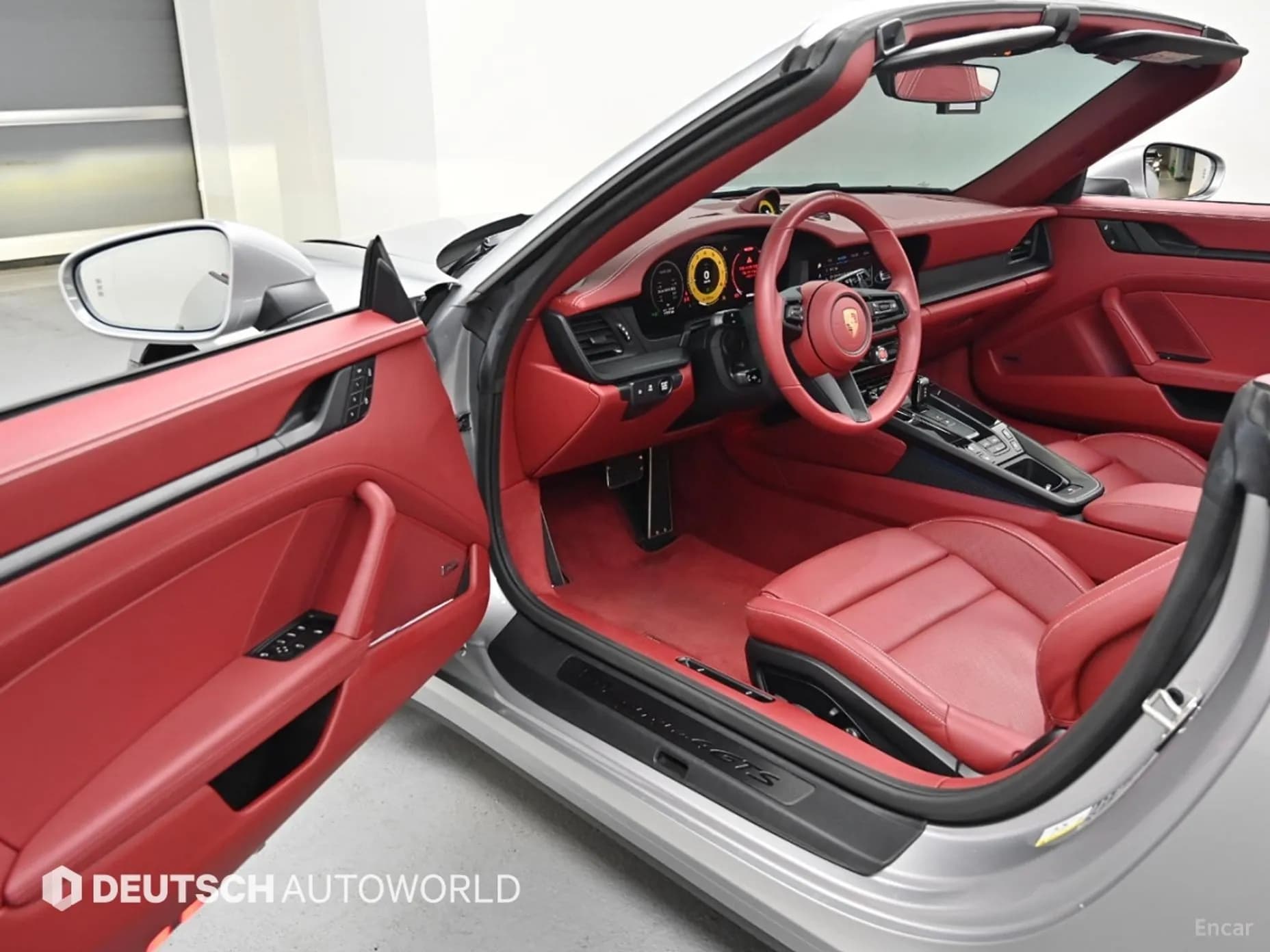 911 (992)