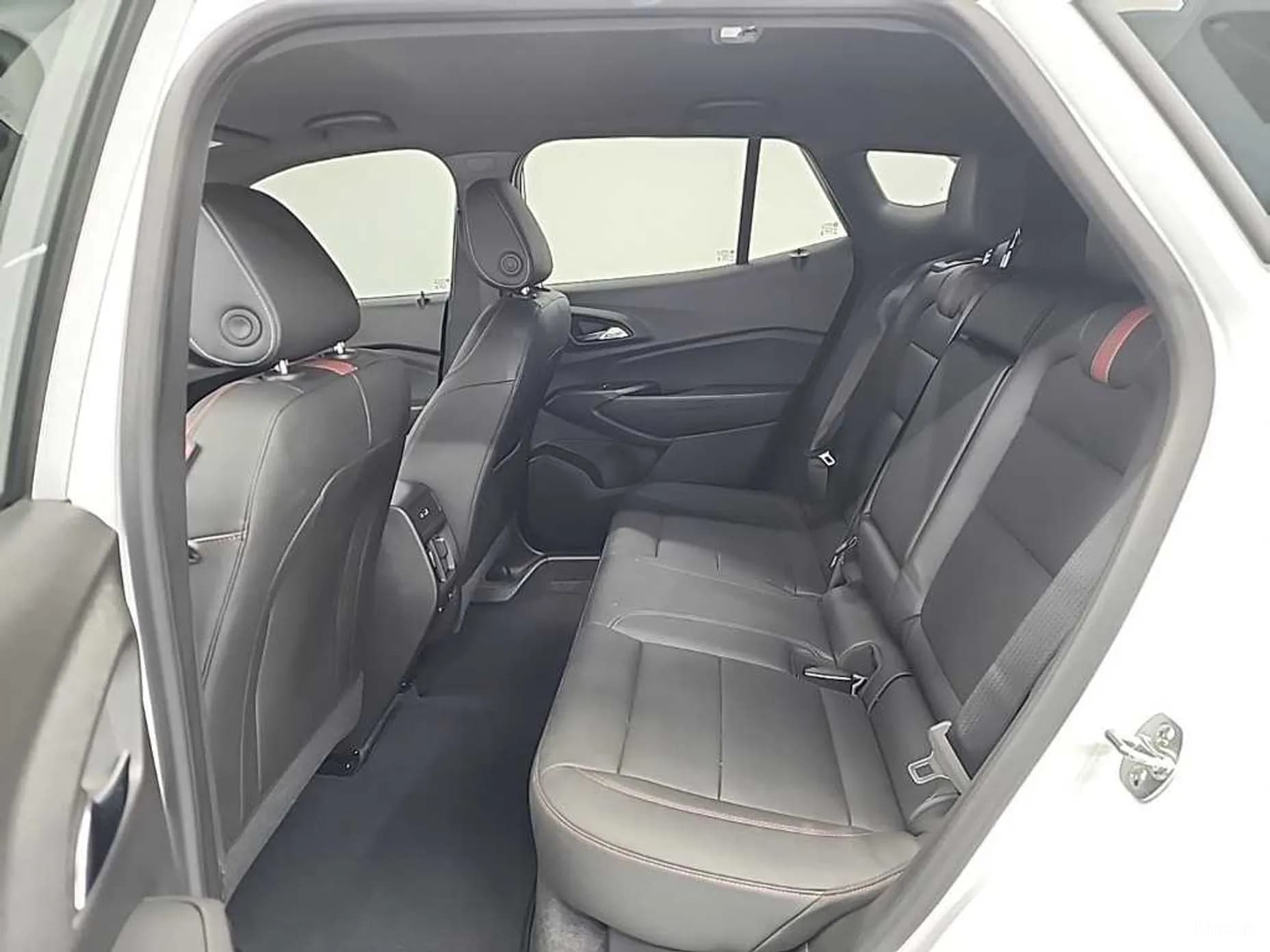 Trax Crossover