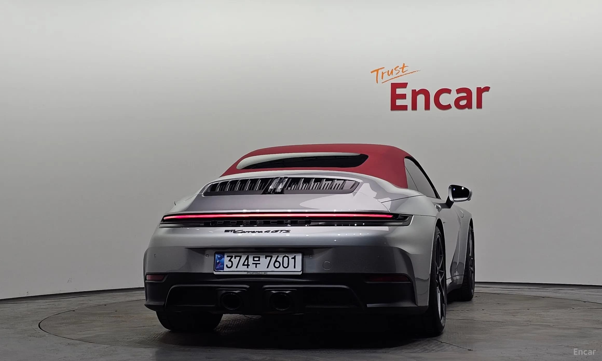 911 (992)
