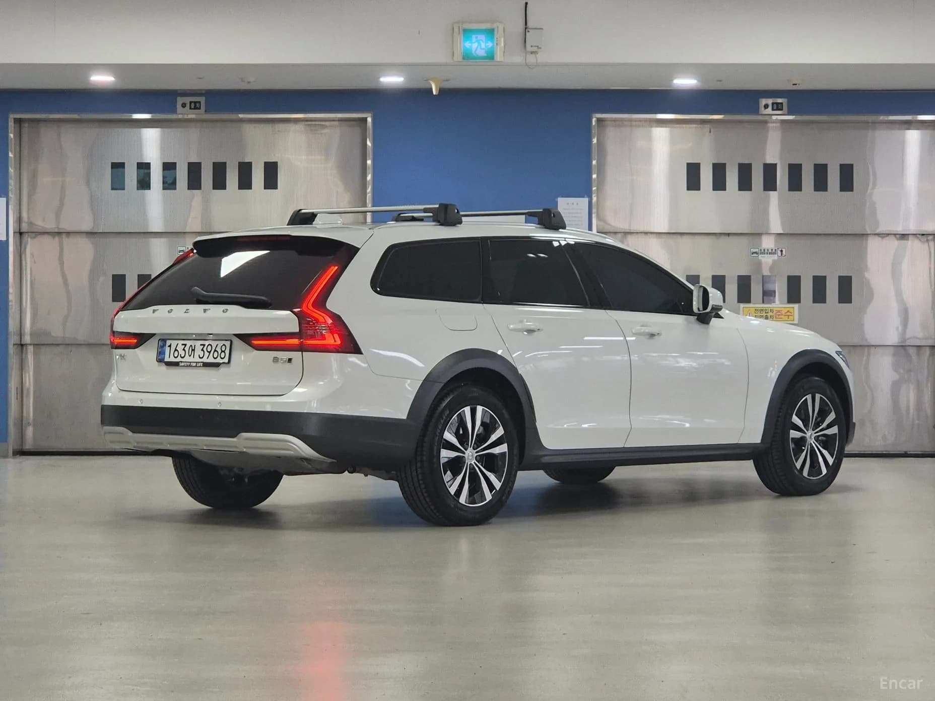 V90 Cross Country