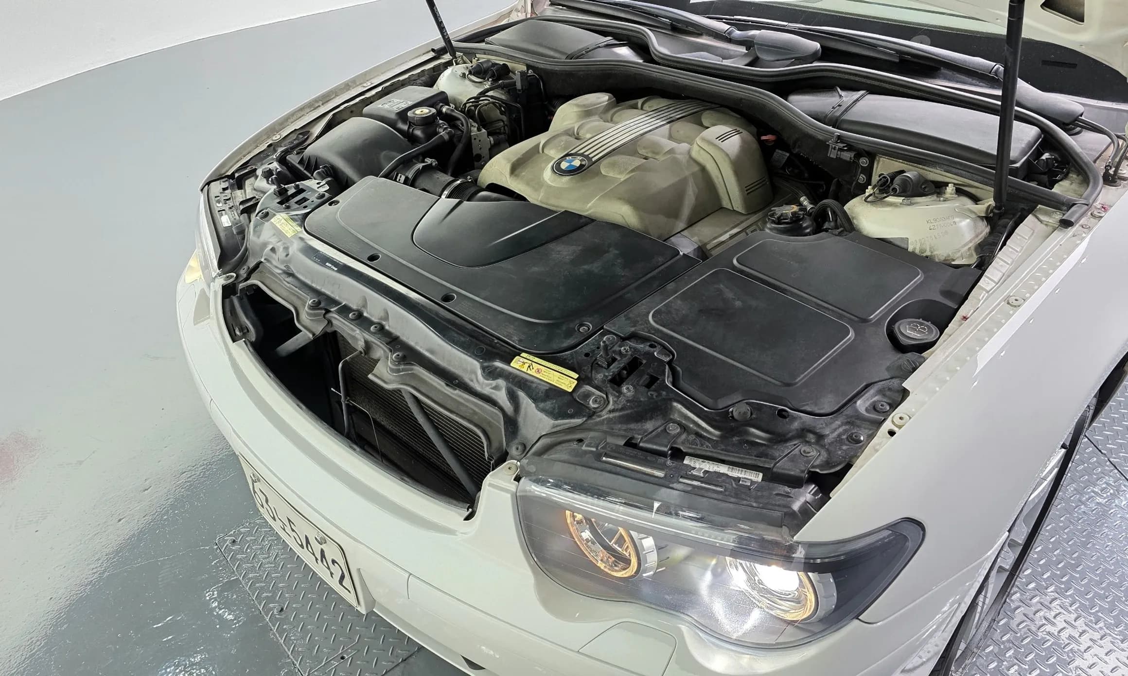 7 Series (E65)