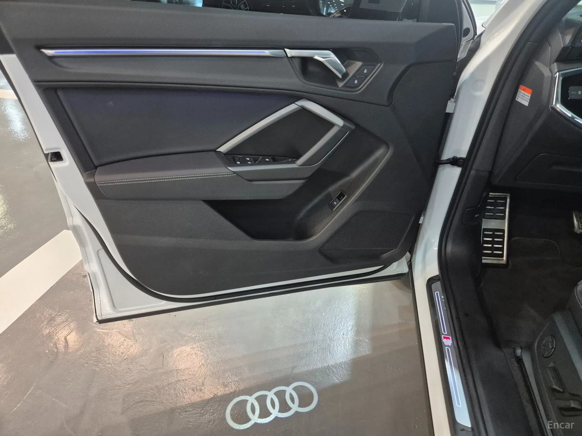 Q3 (F3)