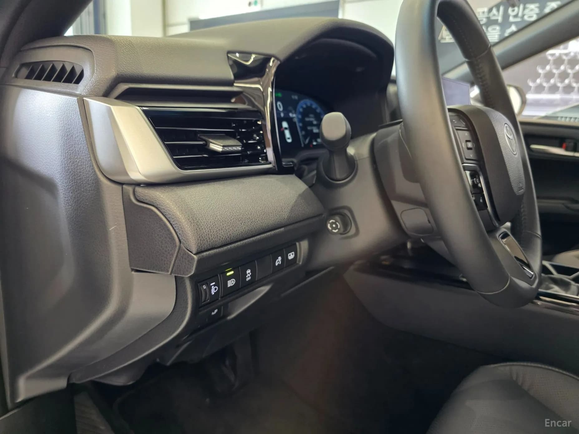 Camry (XV80)