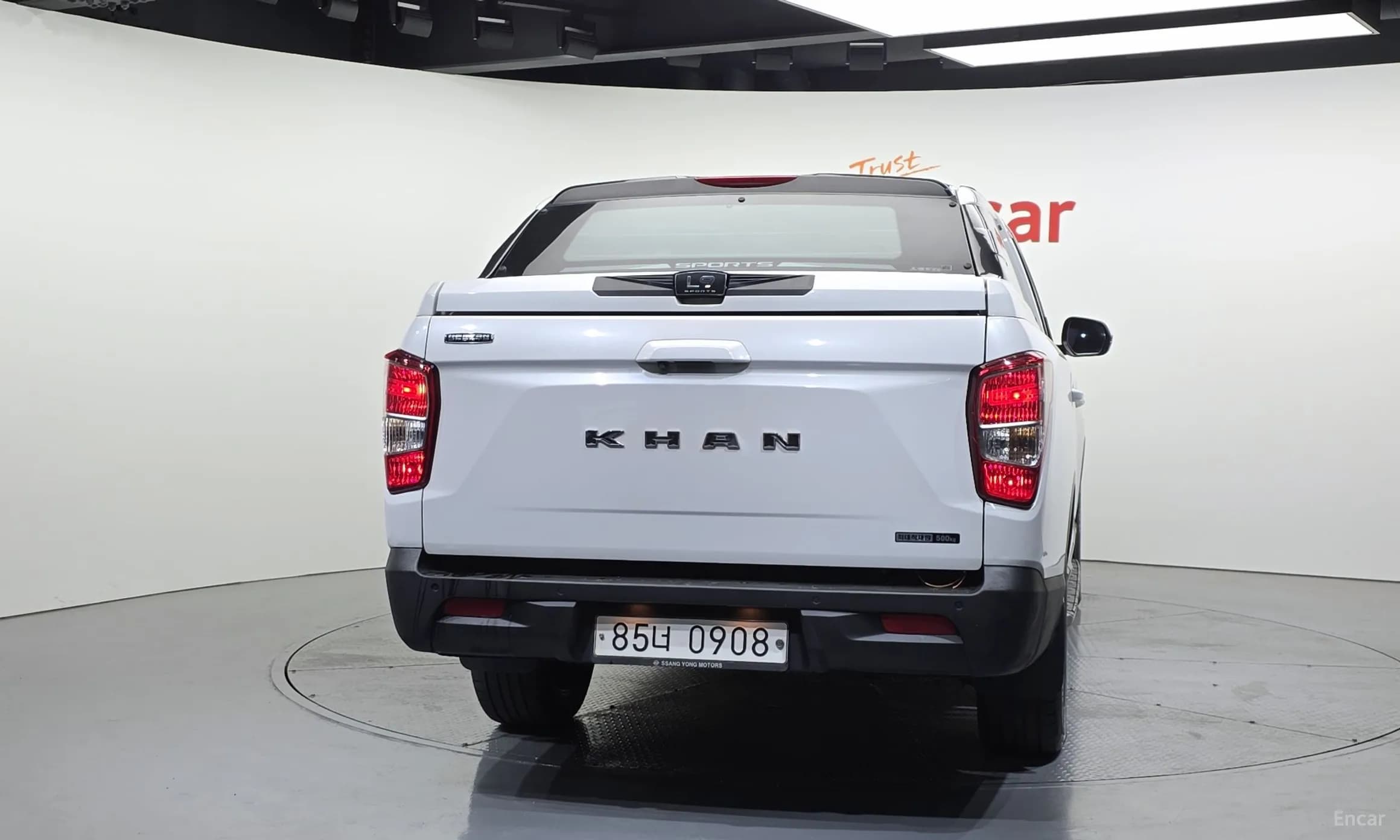 Rexton Sports Khan
