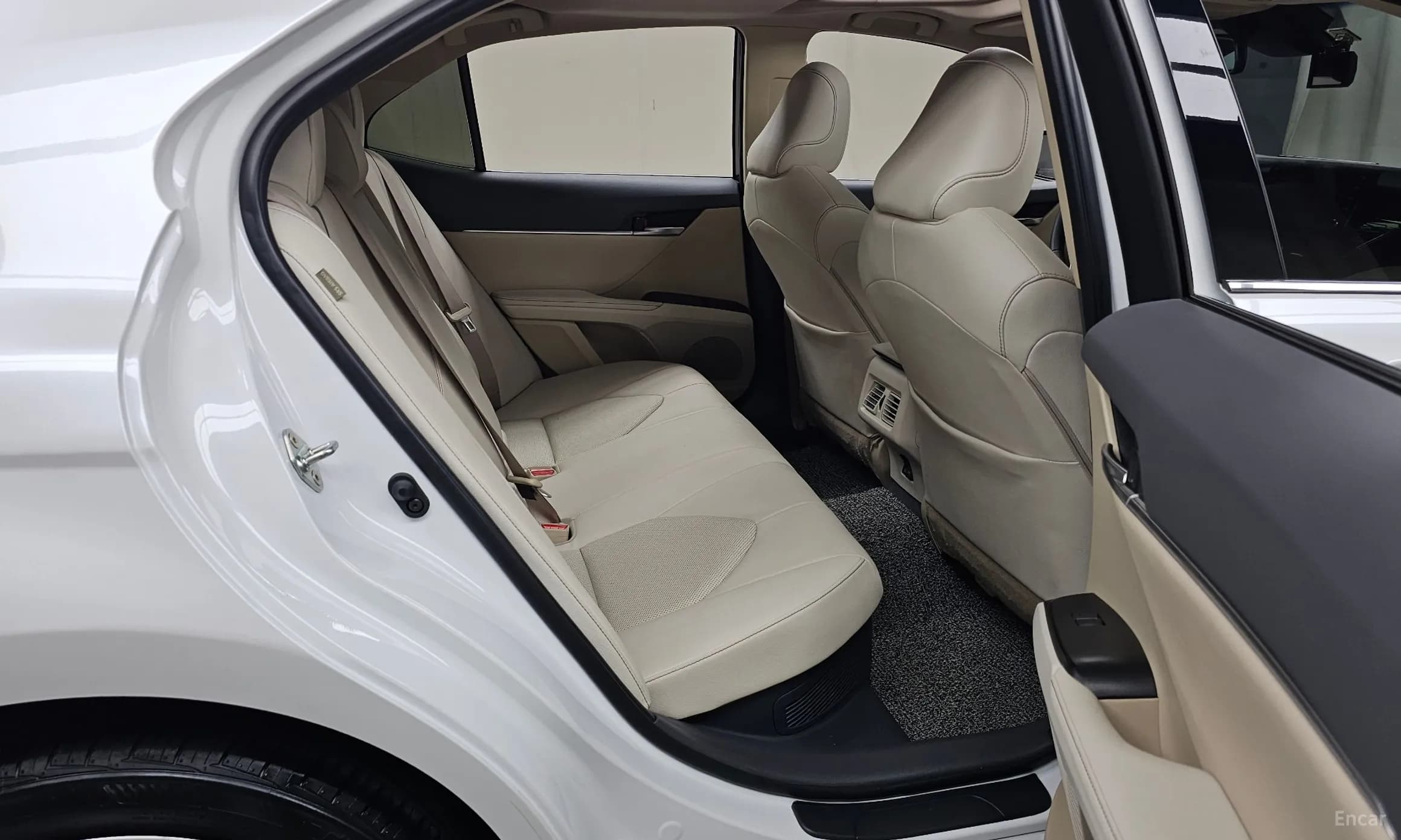 Camry (XV70)