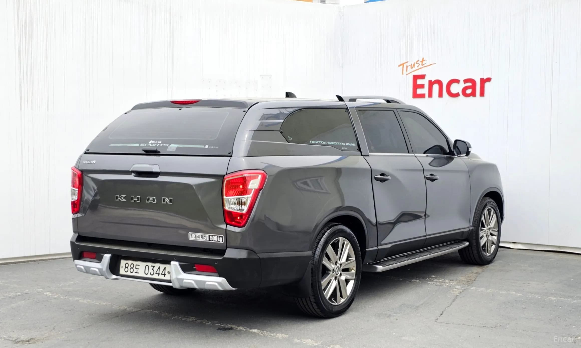 Rexton Sports Khan