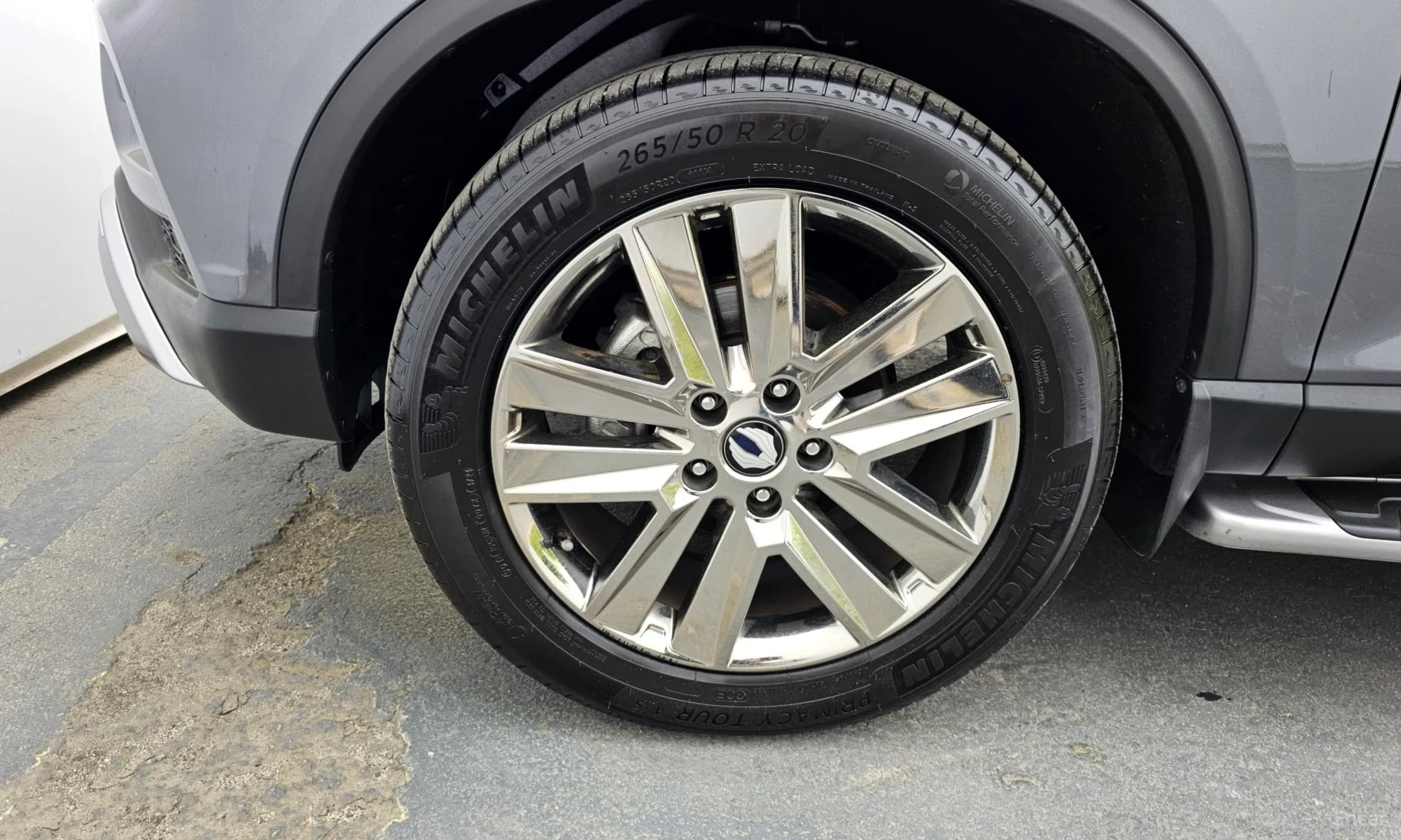 Rexton Sports Khan