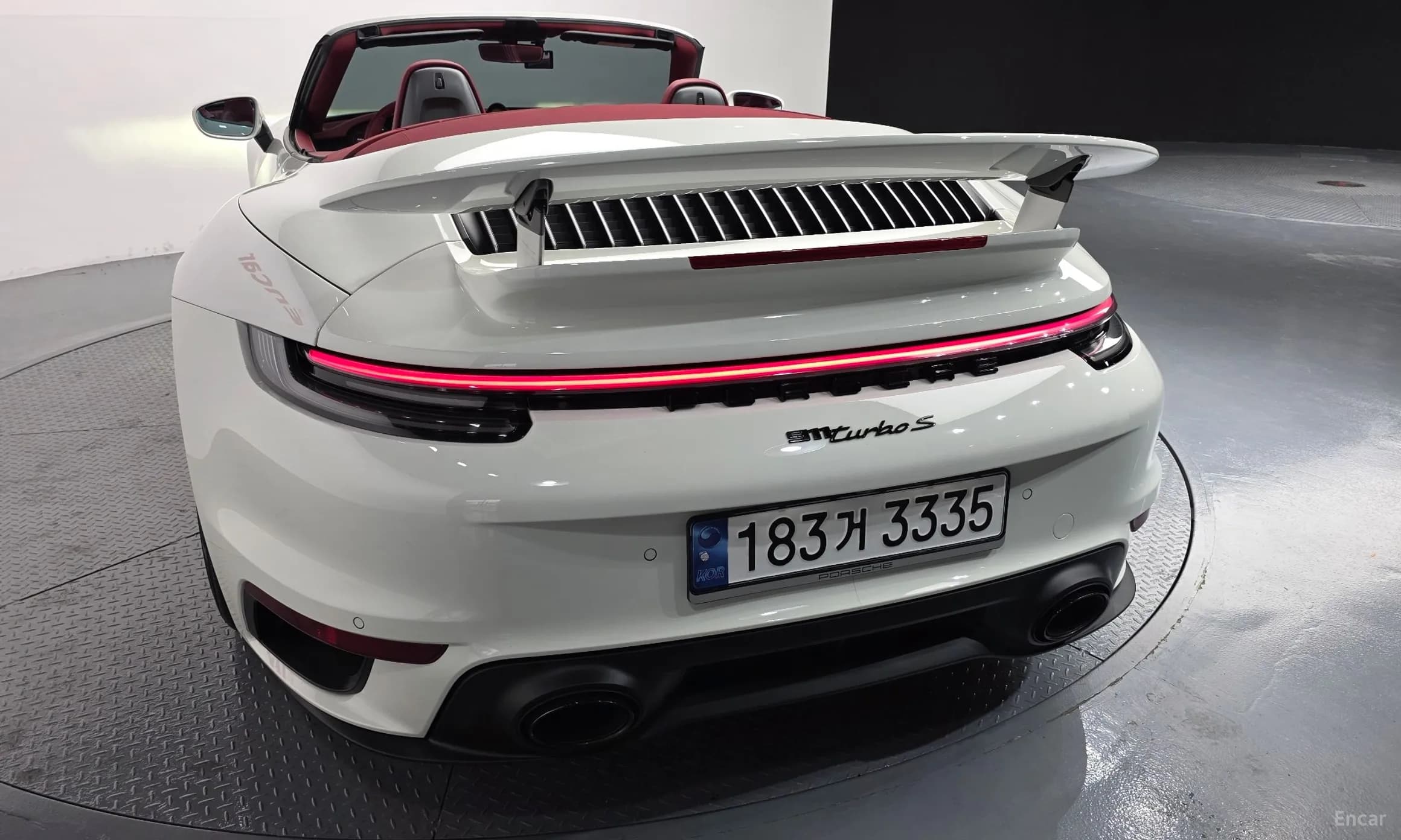 911 (992)