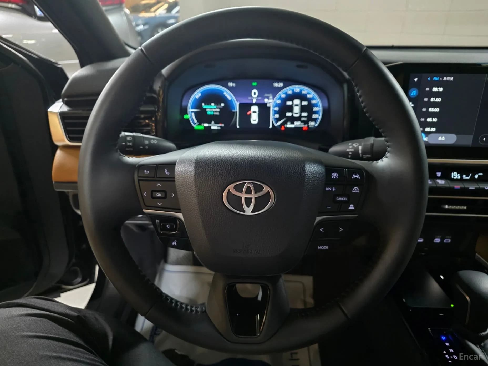 Camry (XV80)