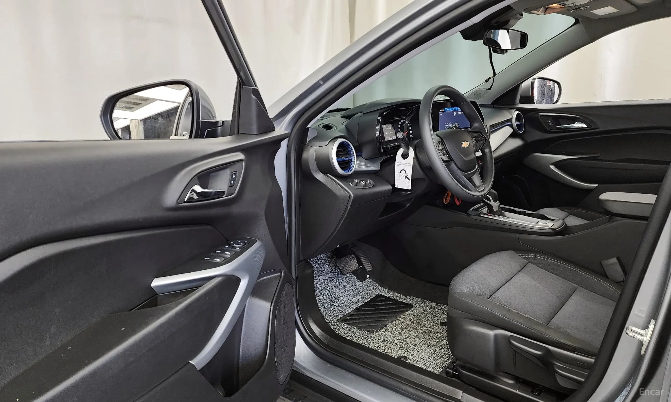 Trax Crossover