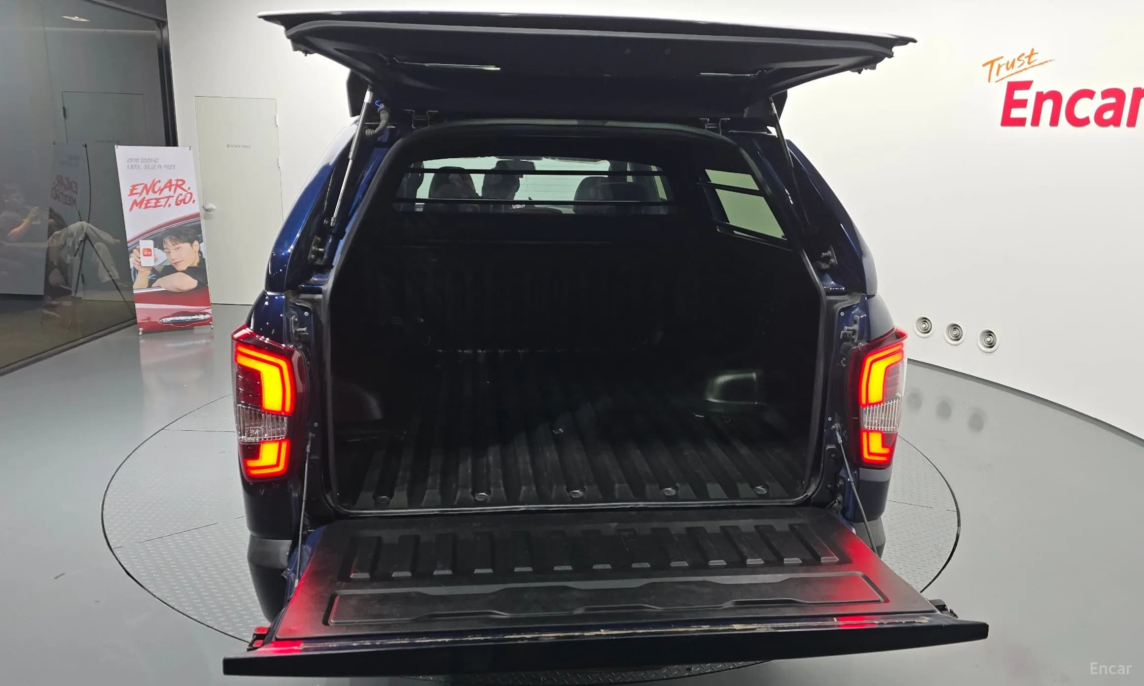 Rexton Sports Khan
