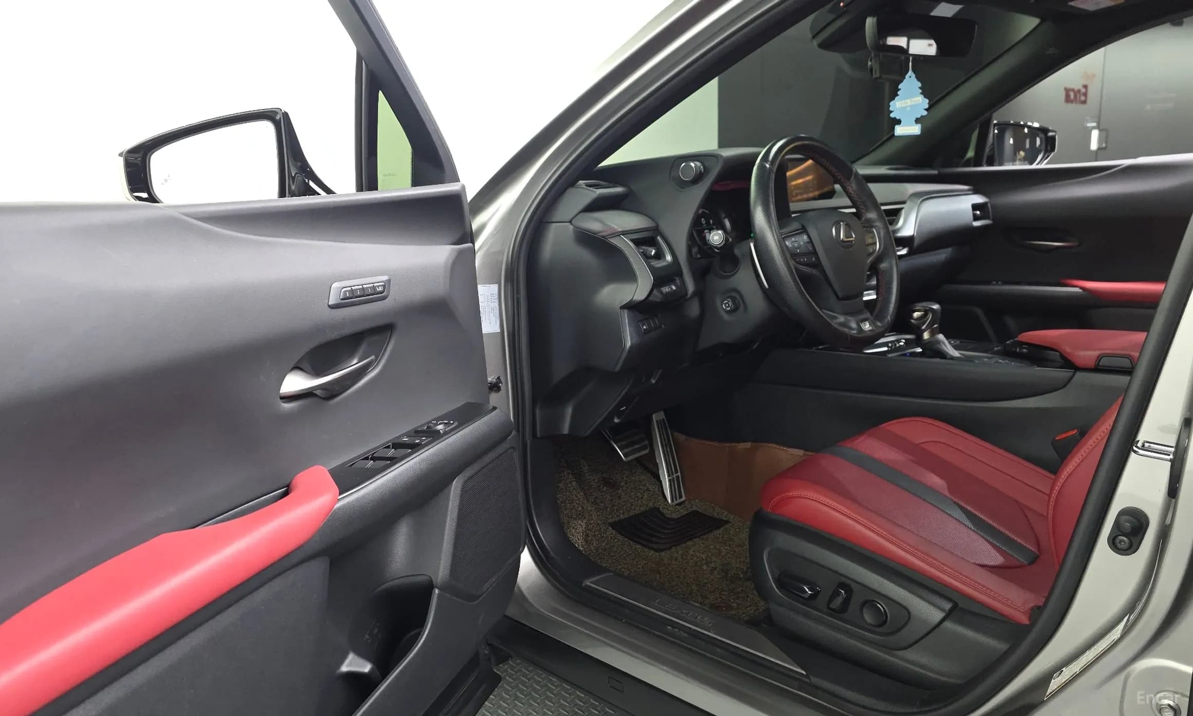 UX250h