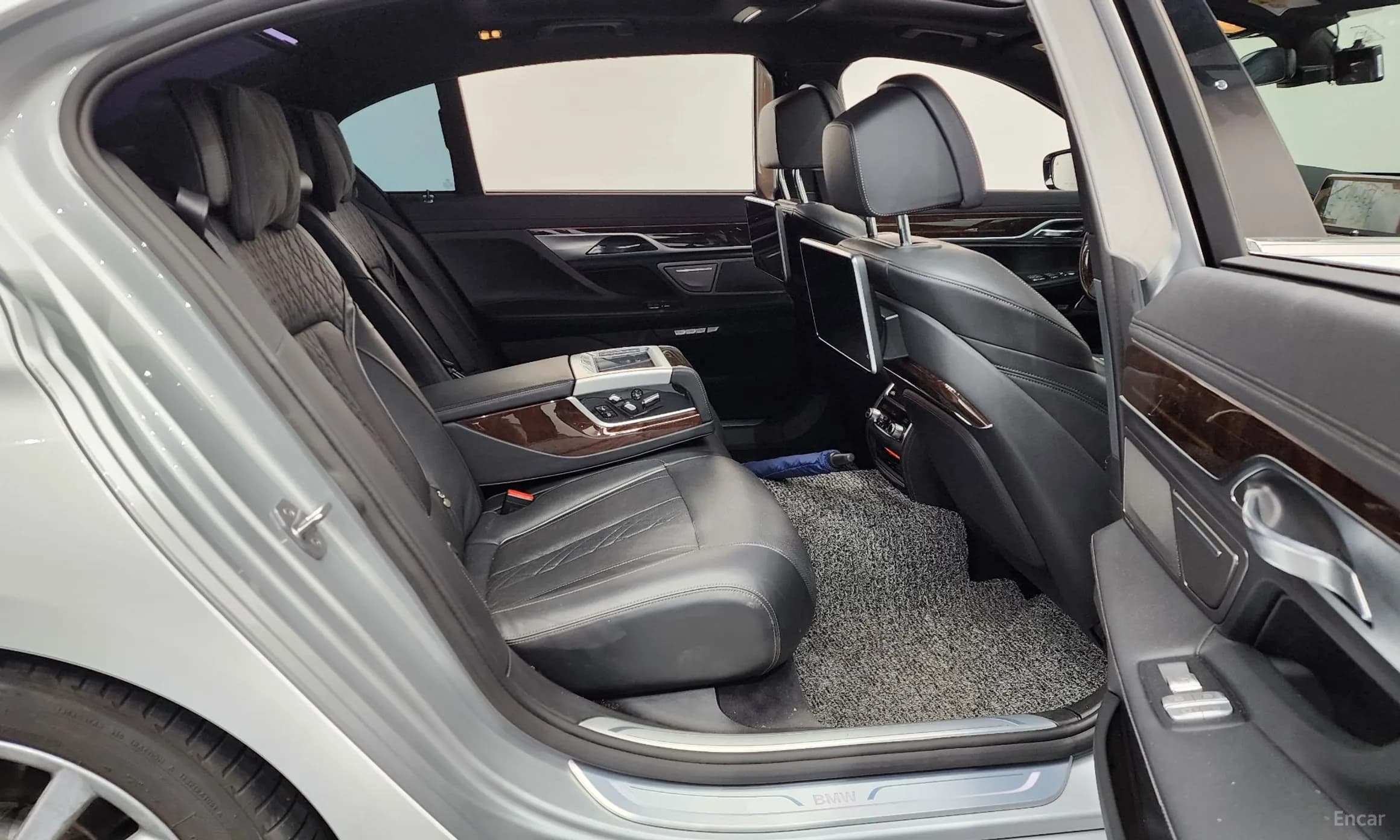 7 Series (G11)
