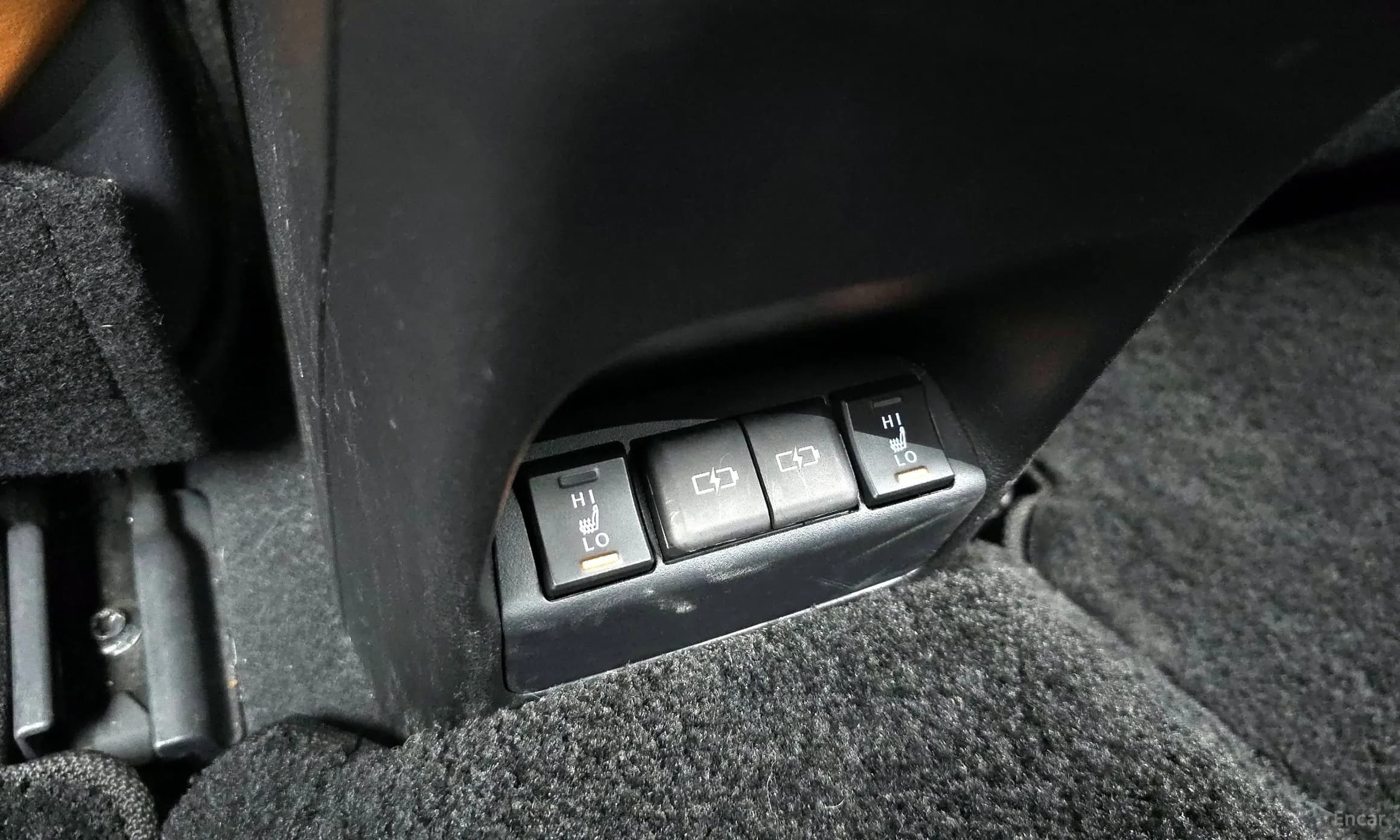 UX300e