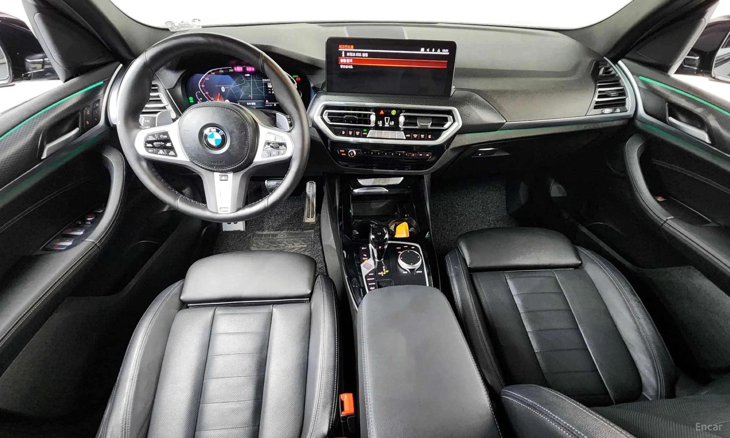 X3 (G01)