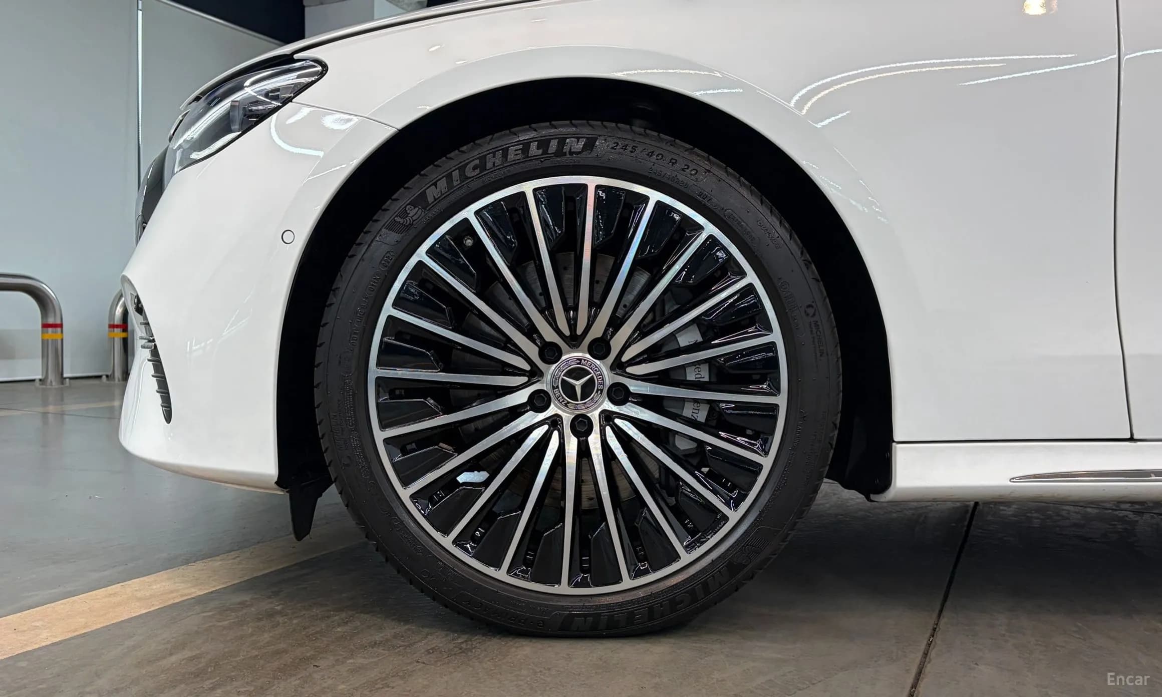 E-Class W214