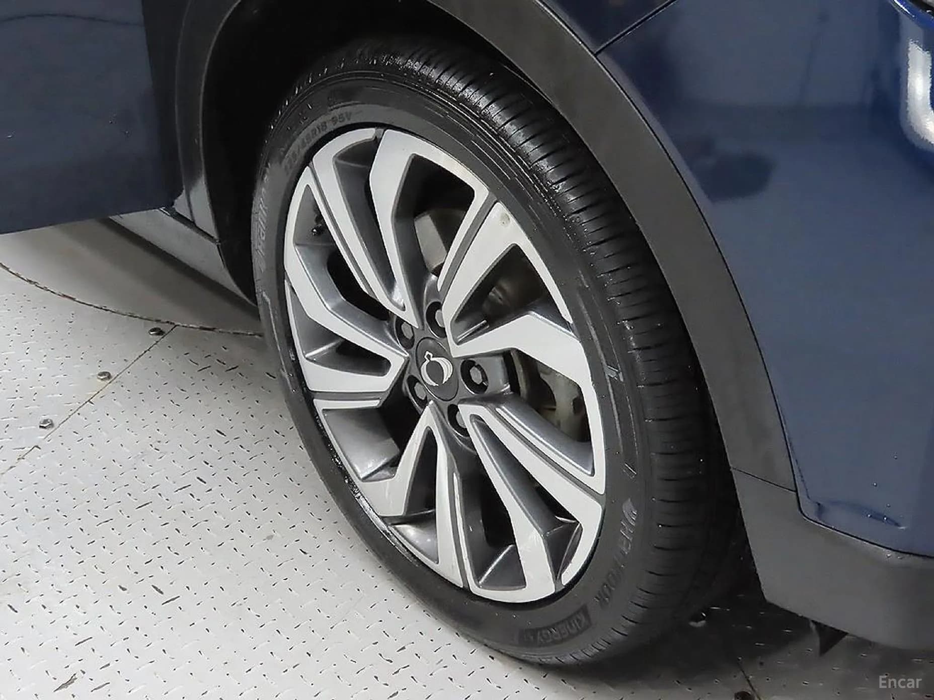 Berry New Tivoli