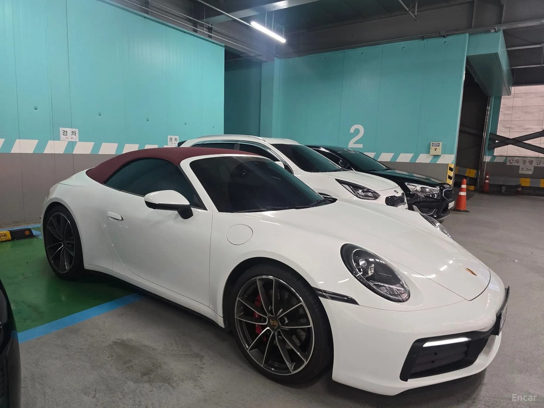 911 (992)