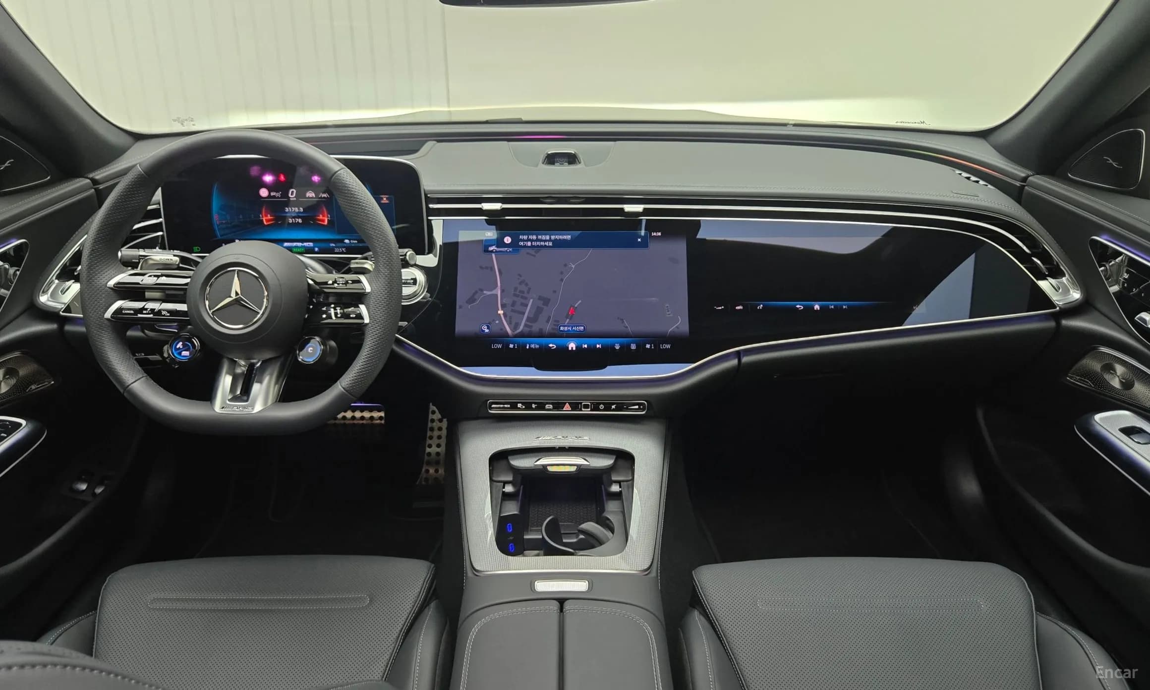 E-Class W214