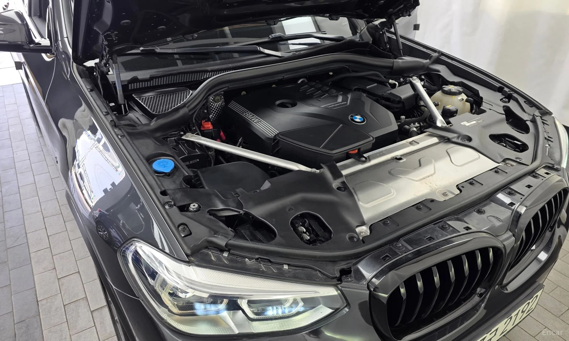 X4 (G02)