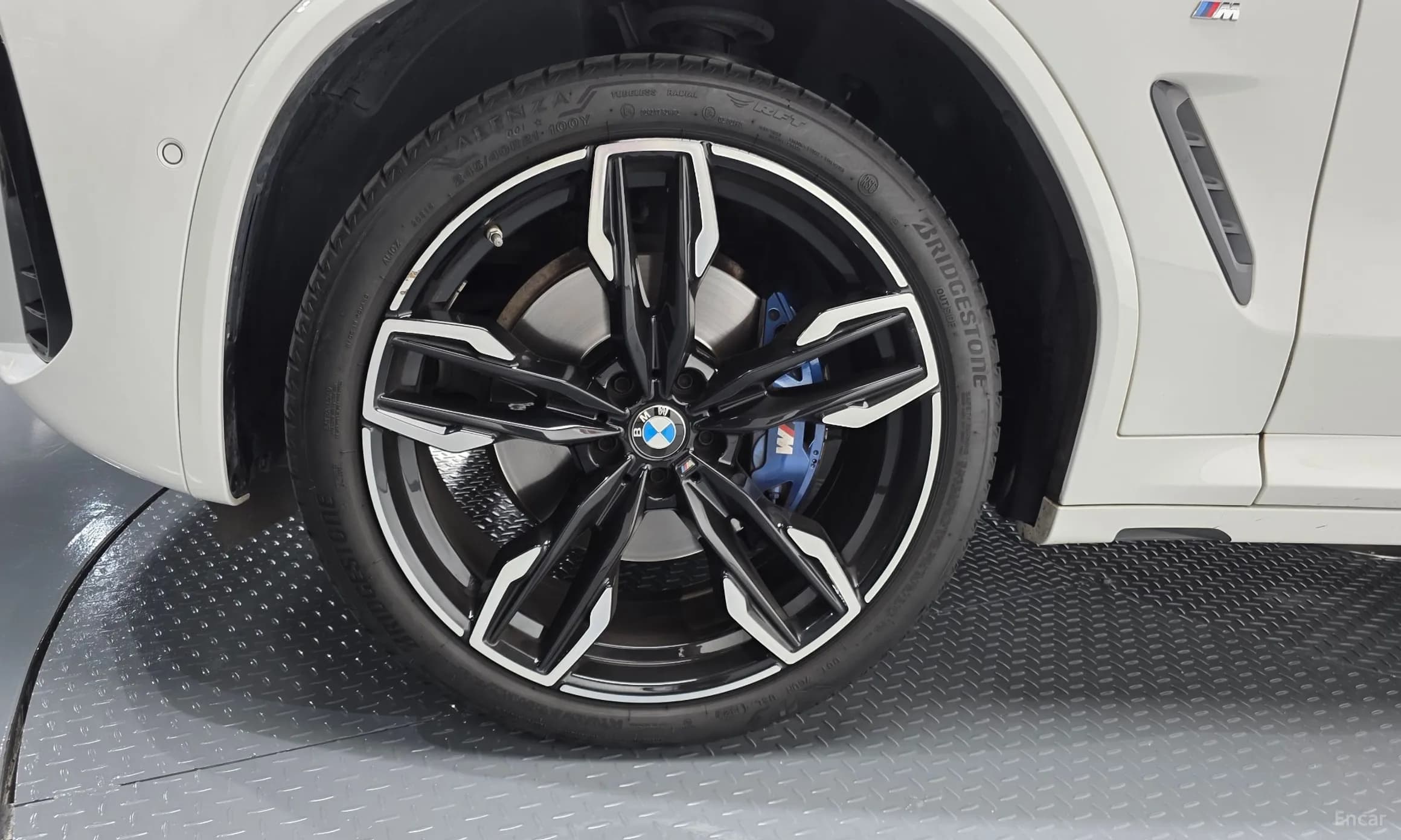 X4 (G02)