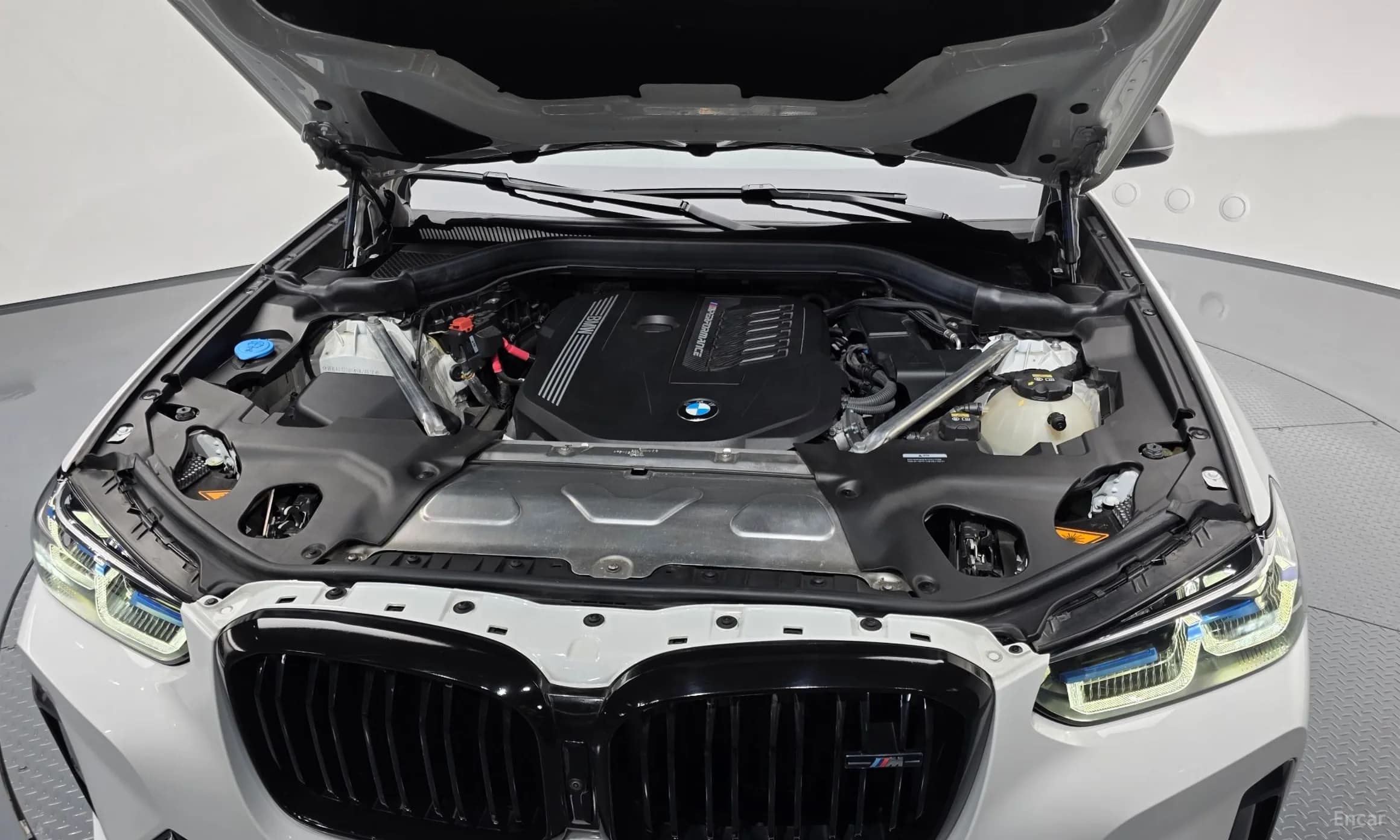 X4 (G02)