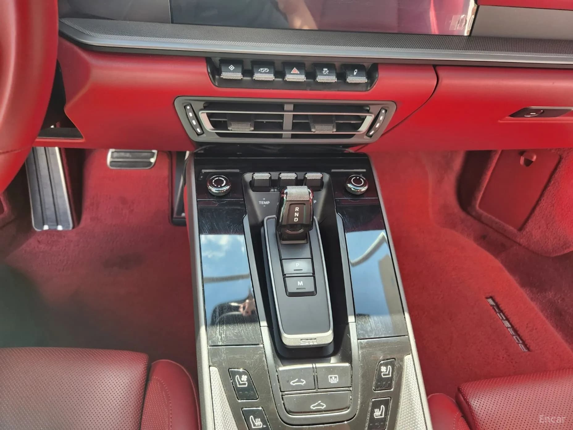 911 (992)