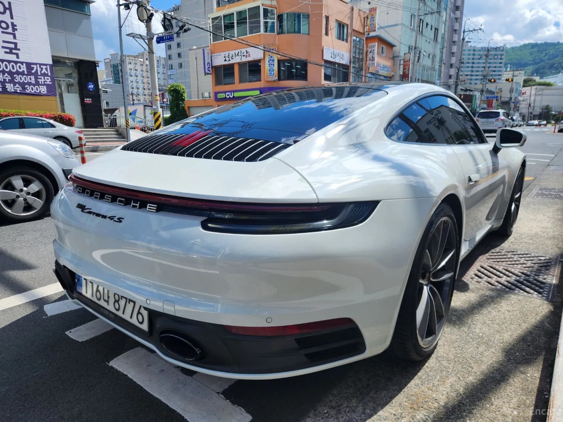 911 (992)