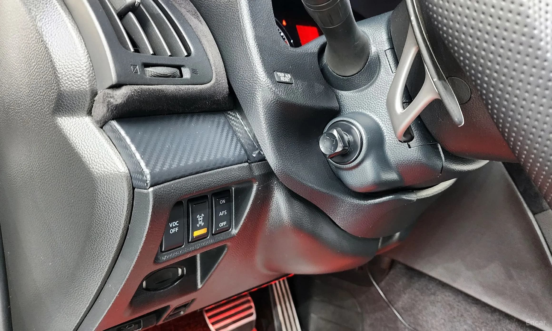 G37