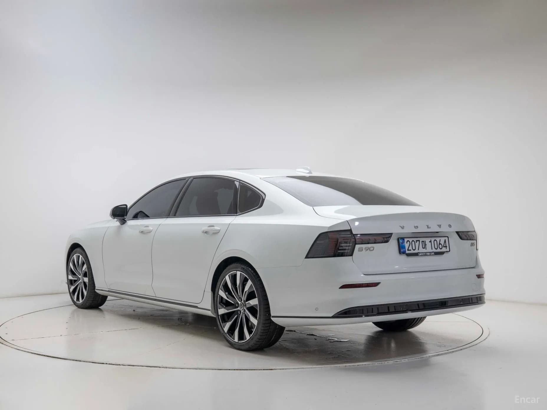 S90