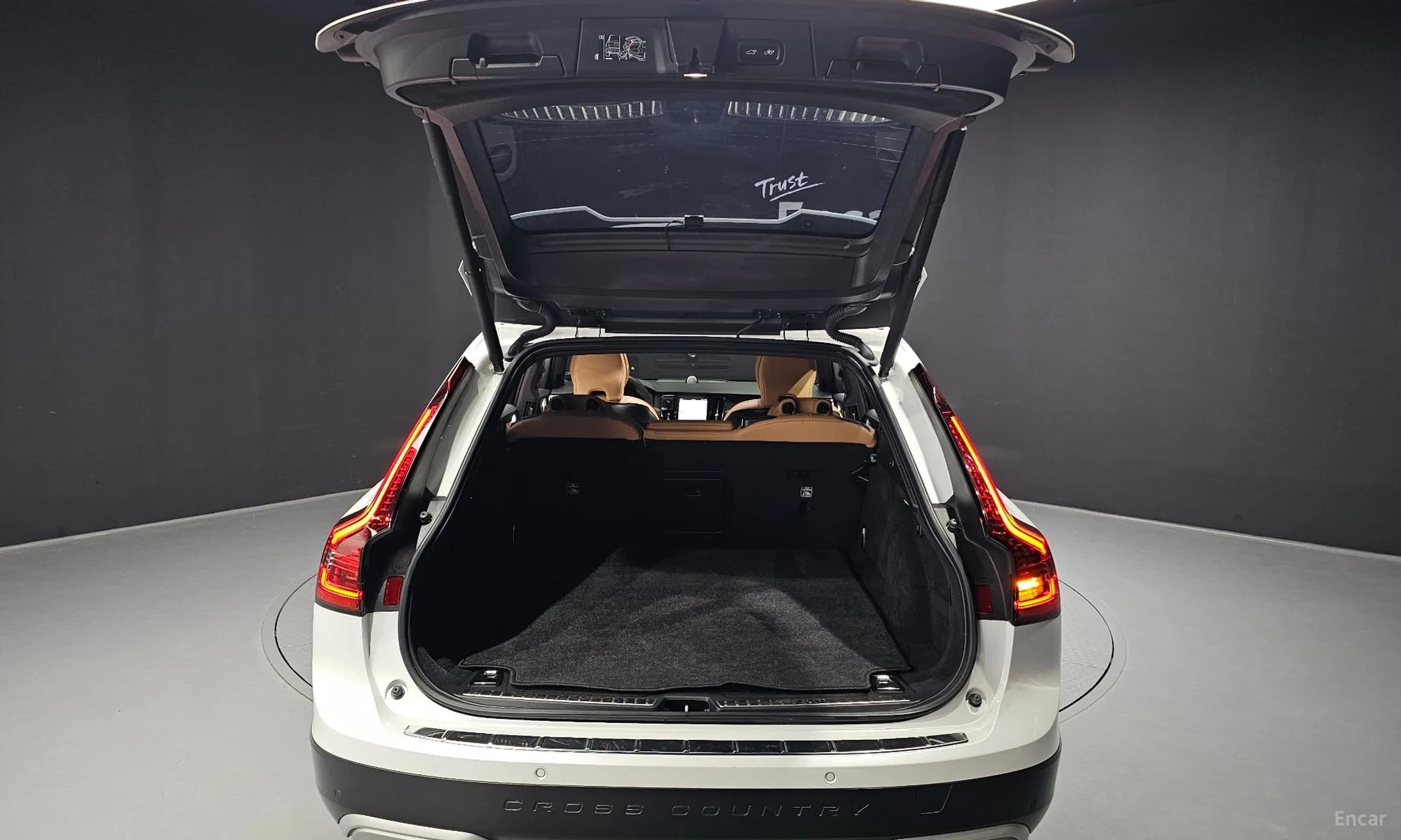 V90 Cross Country