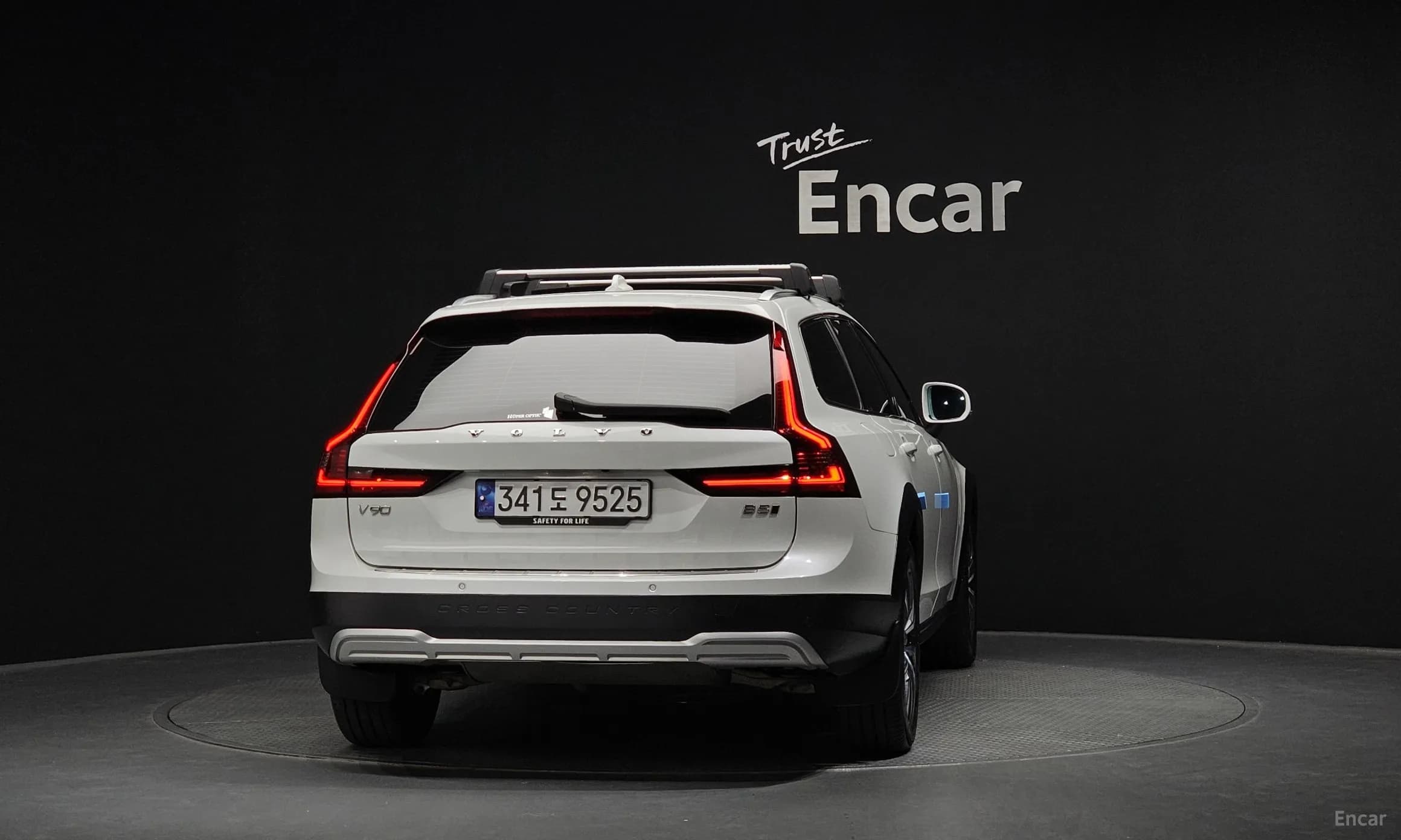 V90 Cross Country