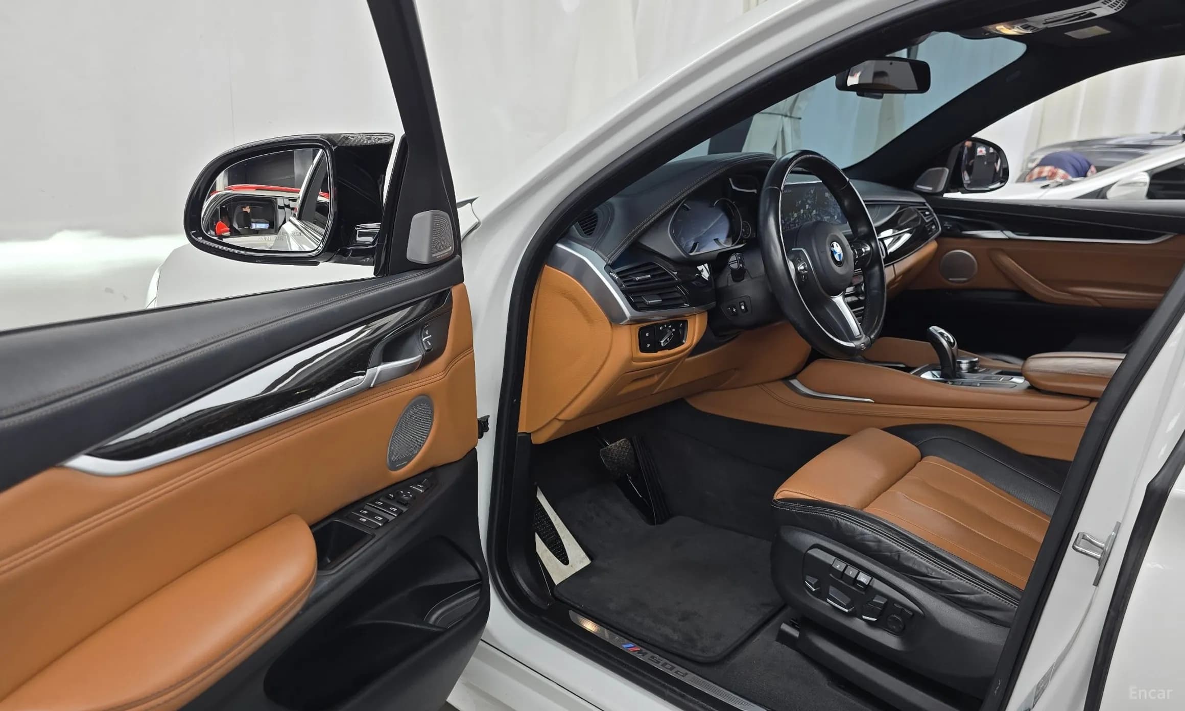X6 (F16)