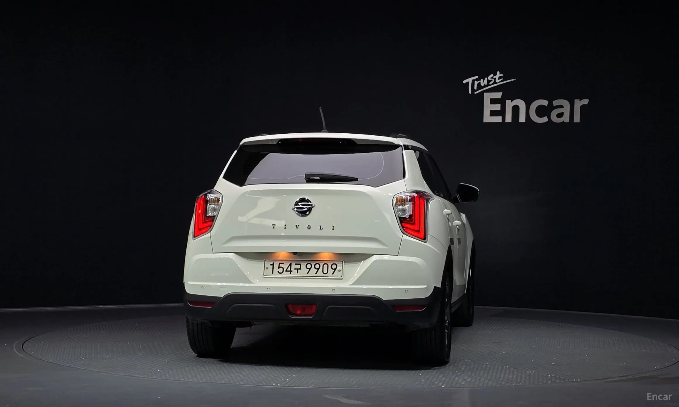 Berry New Tivoli
