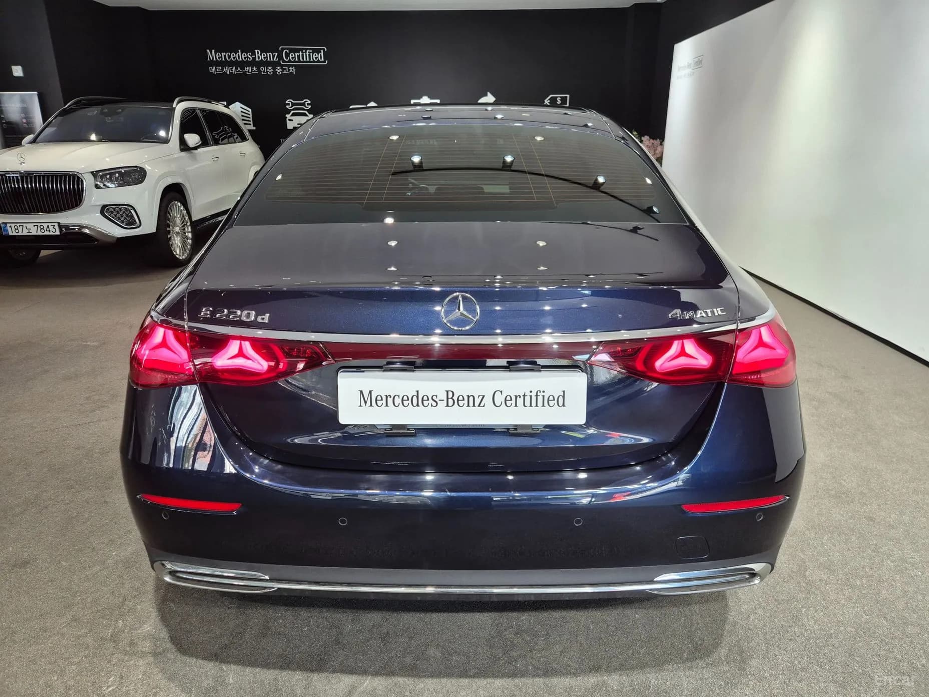 E-Class W214